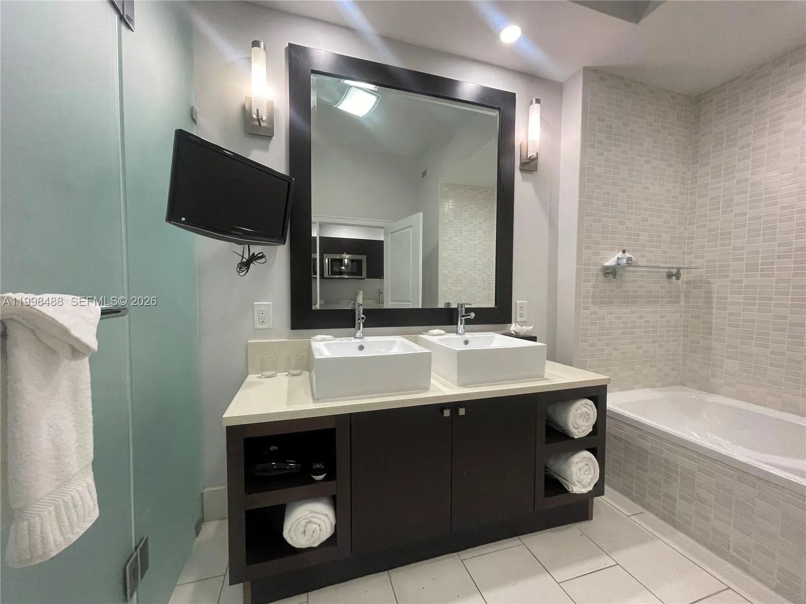 5300 Nw 87th Ave 1103, Doral, Florida 33178, Doral, Florida 33178, 1 Bedroom Bedrooms, ,1 BathroomBathrooms,Residential,For Sale,5300 Nw 87th Ave 1103, Doral, Florida 33178,A11998488