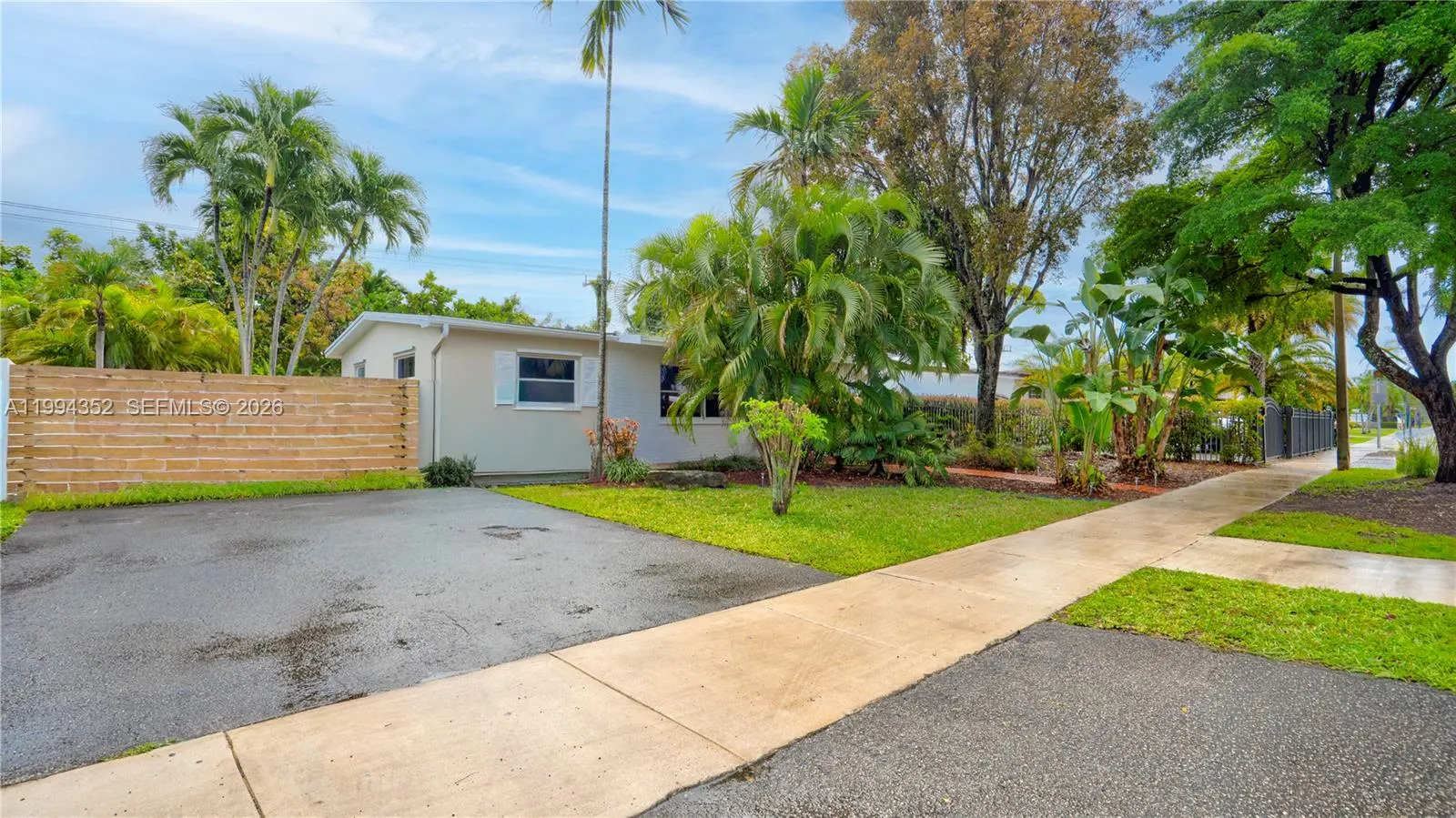 2905 Sw 93rd Ct, Miami, Florida 33165, Miami, Florida 33165, 3 Bedrooms Bedrooms, ,2 BathroomsBathrooms,Residential,For Sale,2905 Sw 93rd Ct, Miami, Florida 33165,A11994352