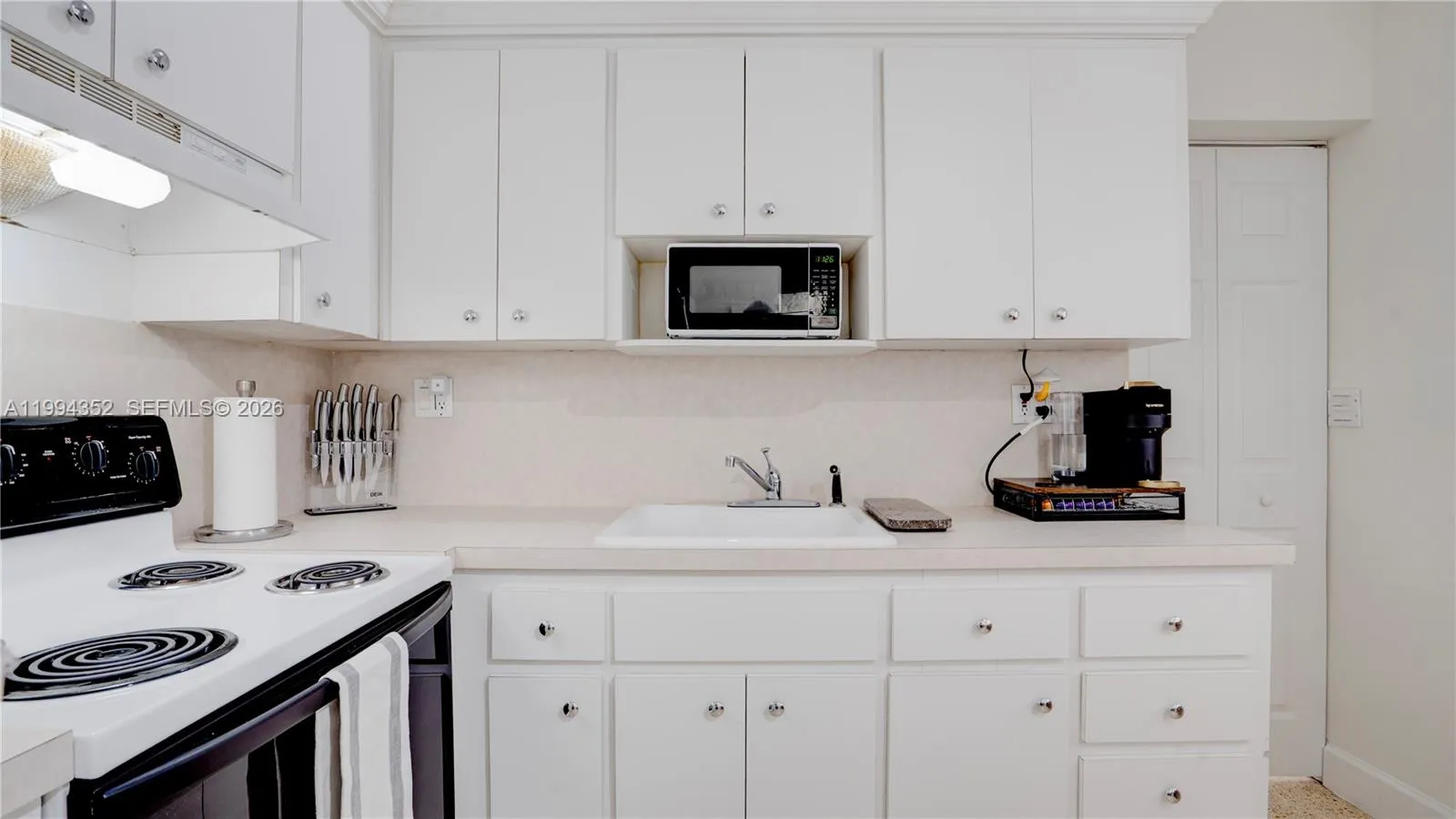 2905 Sw 93rd Ct, Miami, Florida 33165, Miami, Florida 33165, 3 Bedrooms Bedrooms, ,2 BathroomsBathrooms,Residential,For Sale,2905 Sw 93rd Ct, Miami, Florida 33165,A11994352