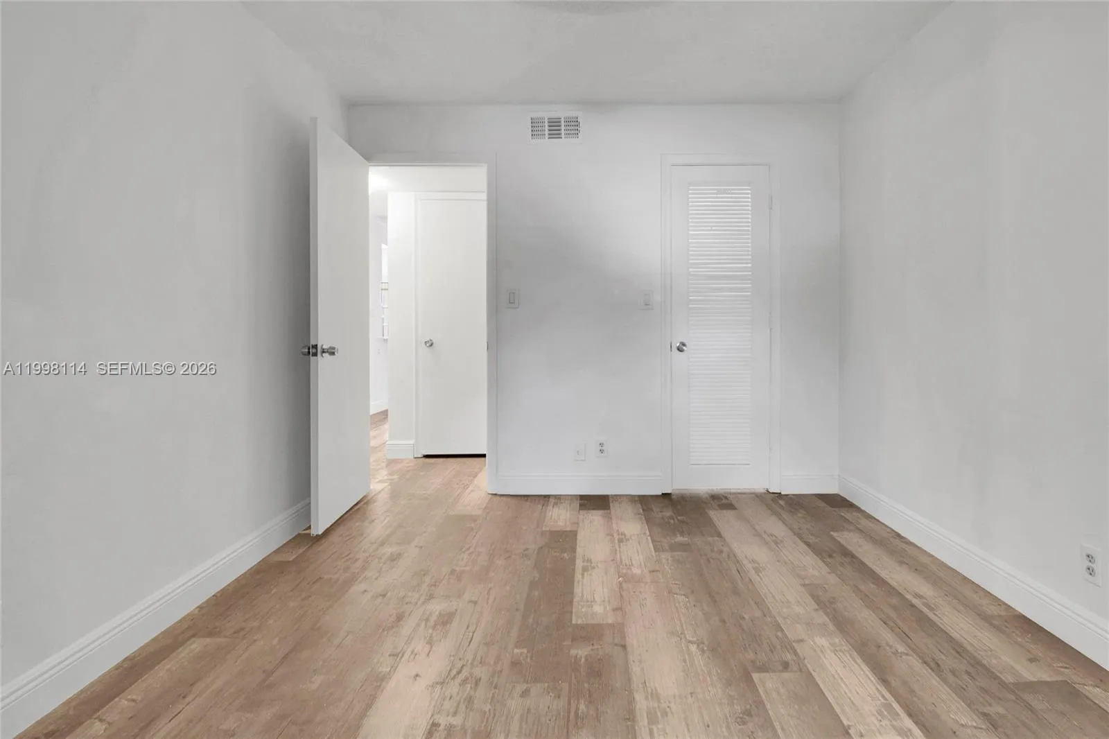 Fort Lauderdale, Florida 33305, 2 Bedrooms Bedrooms, ,1 BathroomBathrooms,Residential,For Sale,A11998114