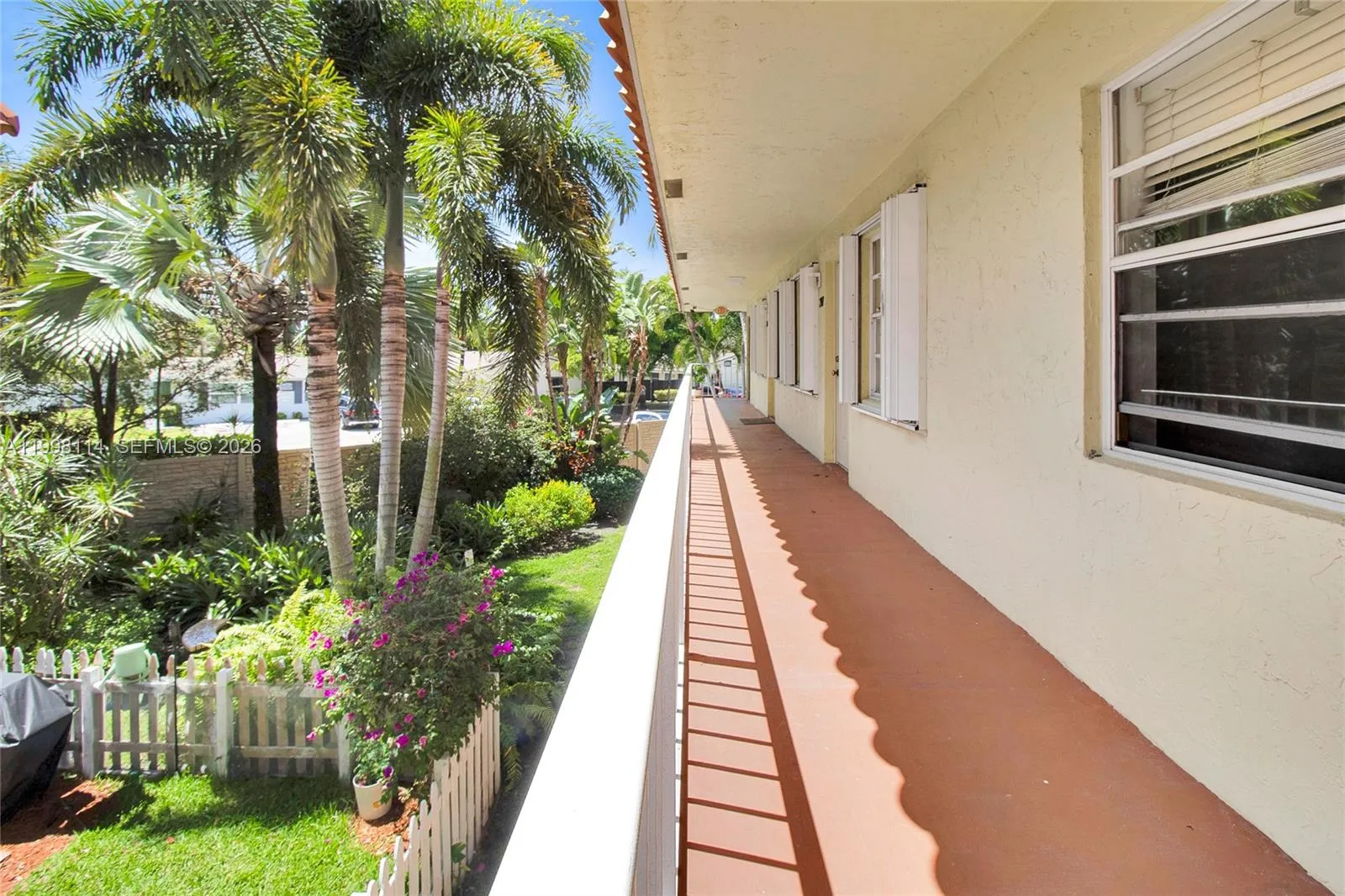 Fort Lauderdale, Florida 33305, 2 Bedrooms Bedrooms, ,1 BathroomBathrooms,Residential,For Sale,A11998114