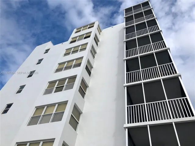 3660 Ne 166th St 812, North Miami Beach, Florida 33160