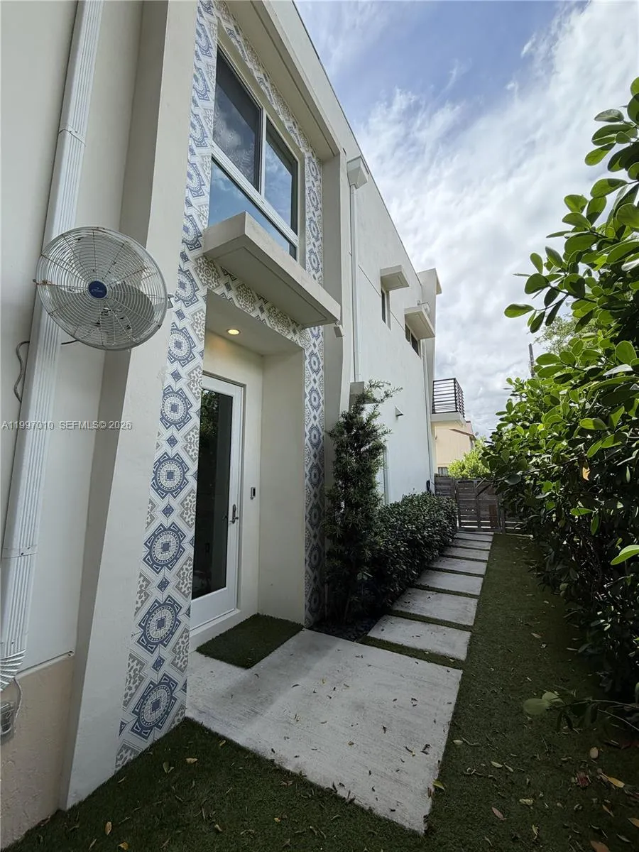 540 Sw 6th Ave 0, Fort Lauderdale, Florida 33315, Fort Lauderdale, Florida 33315, 3 Bedrooms Bedrooms, ,2 BathroomsBathrooms,Residential Lease,For Rent,540 Sw 6th Ave 0, Fort Lauderdale, Florida 33315,A11997010