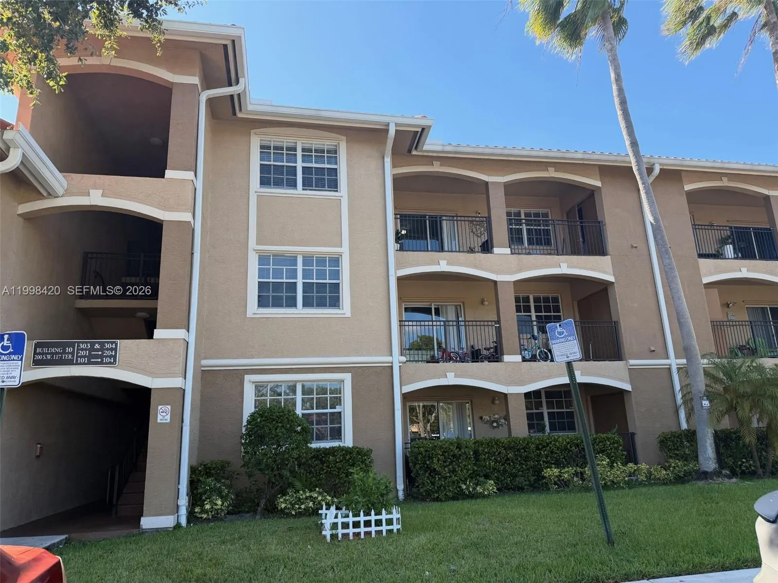 200 Sw 117th Ter 10103, Pembroke Pines, Florida 33, Pembroke Pines, Florida 33025, 2 Bedrooms Bedrooms, ,2 BathroomsBathrooms,Residential,For Sale,200 Sw 117th Ter 10103, Pembroke Pines, Florida 33,A11998420