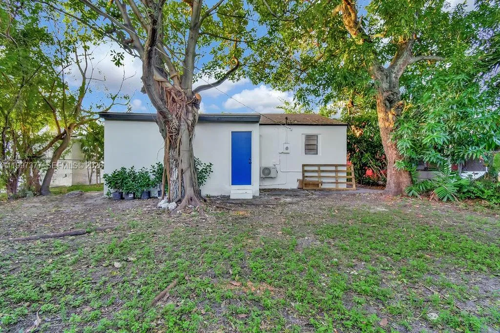 547 Nw 49th St ., Miami, Florida 33127, Miami, Florida 33127, 3 Bedrooms Bedrooms, ,2 BathroomsBathrooms,Residential Lease,For Rent,547 Nw 49th St ., Miami, Florida 33127,A11997377