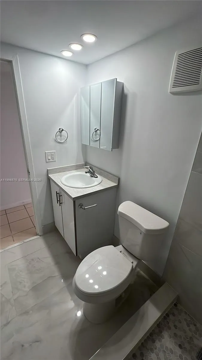 4480 Palm Ave 402, Hialeah, Florida 33012, Hialeah, Florida 33012, 2 Bedrooms Bedrooms, ,1 BathroomBathrooms,Residential Lease,For Rent,4480 Palm Ave 402, Hialeah, Florida 33012,A11998575