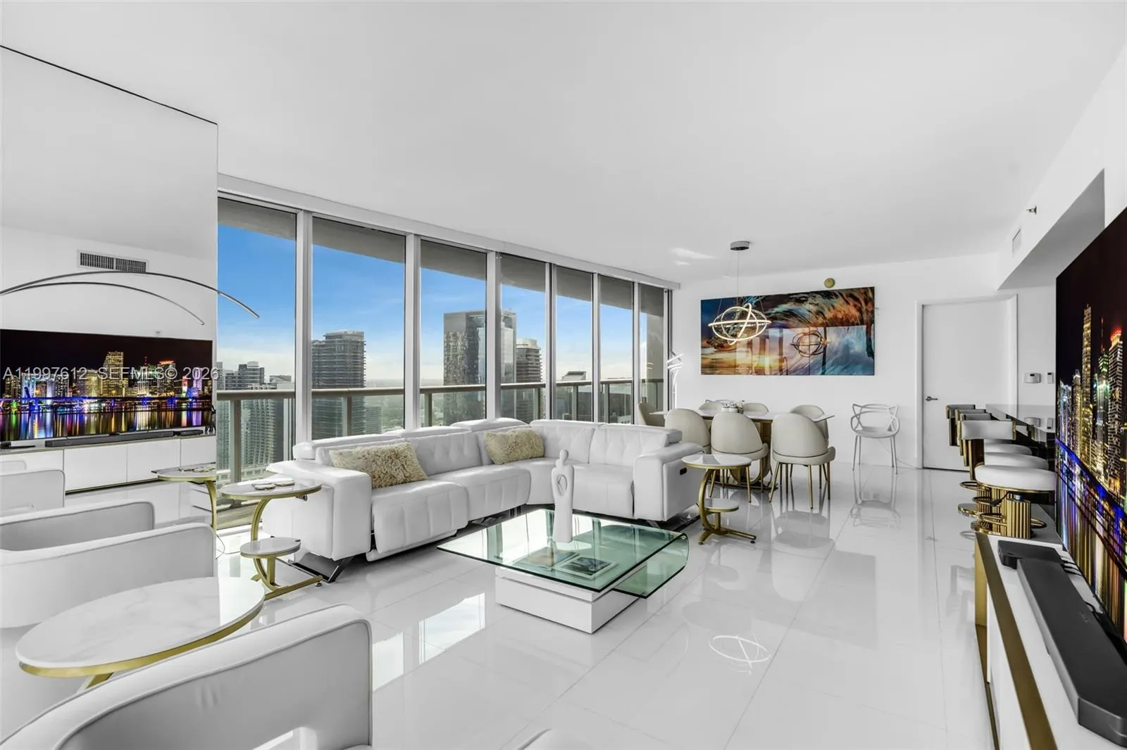 495 Brickell Ave 5301, Miami, Florida 33131, Miami, Florida 33131, 3 Bedrooms Bedrooms, ,2 BathroomsBathrooms,Residential Lease,For Rent,495 Brickell Ave 5301, Miami, Florida 33131,A11997612