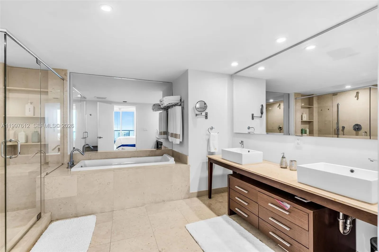 495 Brickell Ave 5301, Miami, Florida 33131, Miami, Florida 33131, 3 Bedrooms Bedrooms, ,2 BathroomsBathrooms,Residential Lease,For Rent,495 Brickell Ave 5301, Miami, Florida 33131,A11997612