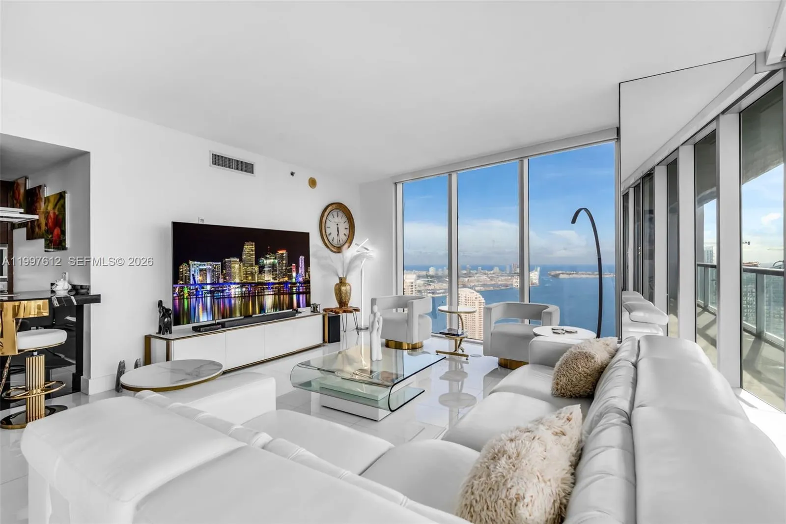 495 Brickell Ave 5301, Miami, Florida 33131, Miami, Florida 33131, 3 Bedrooms Bedrooms, ,2 BathroomsBathrooms,Residential Lease,For Rent,495 Brickell Ave 5301, Miami, Florida 33131,A11997612