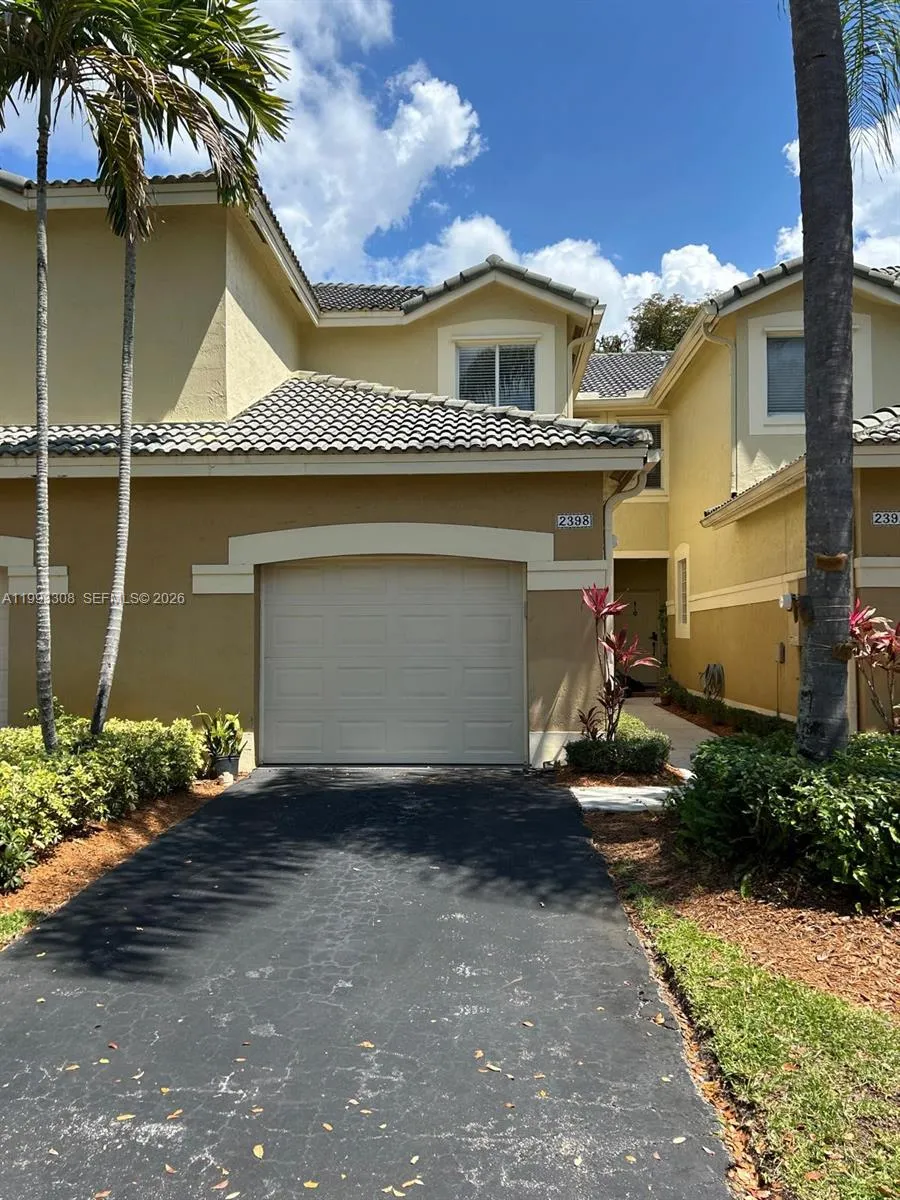 2398 Pasadena Way 2398, Weston, Florida 33327, Weston, Florida 33327, 3 Bedrooms Bedrooms, ,2 BathroomsBathrooms,Residential Lease,For Rent,2398 Pasadena Way 2398, Weston, Florida 33327,A11993308