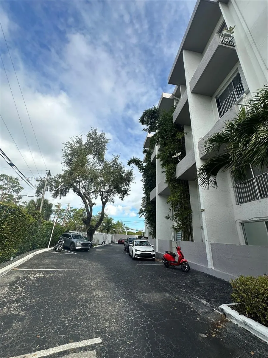 7801 Ne 4th Ct 101, Miami, Florida 33138, Miami, Florida 33138, 1 Bedroom Bedrooms, ,1 BathroomBathrooms,Residential,For Sale,7801 Ne 4th Ct 101, Miami, Florida 33138,A11998585