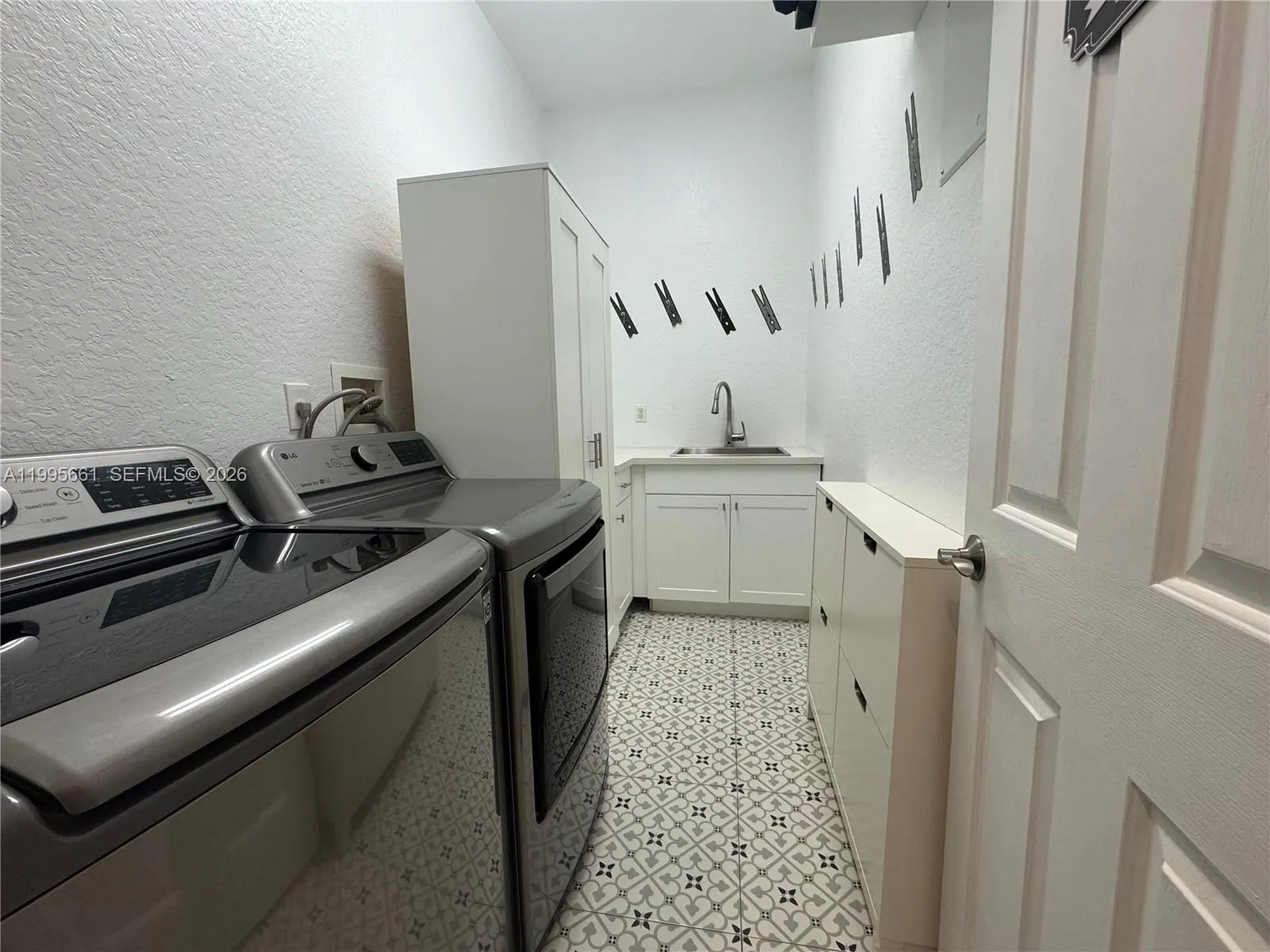 3041 Sw 44th St 0, Dania Beach, Florida 33312, Dania Beach, Florida 33312, 4 Bedrooms Bedrooms, ,3 BathroomsBathrooms,Residential Lease,For Rent,3041 Sw 44th St 0, Dania Beach, Florida 33312,A11995661