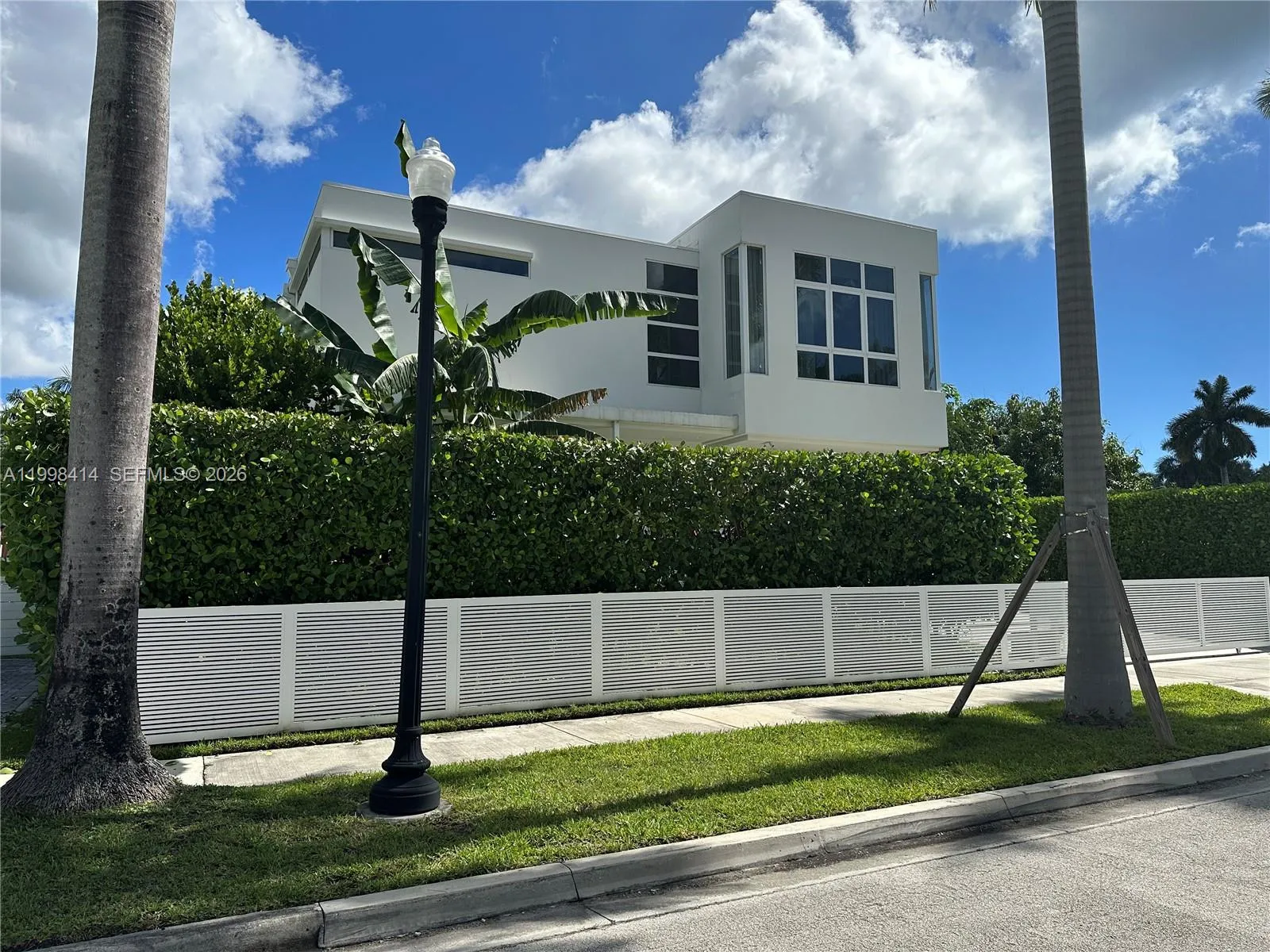 949 Tyler St, Hollywood, Florida 33019, Hollywood, Florida 33019, 5 Bedrooms Bedrooms, ,4 BathroomsBathrooms,Residential,For Sale,949 Tyler St, Hollywood, Florida 33019,A11998414