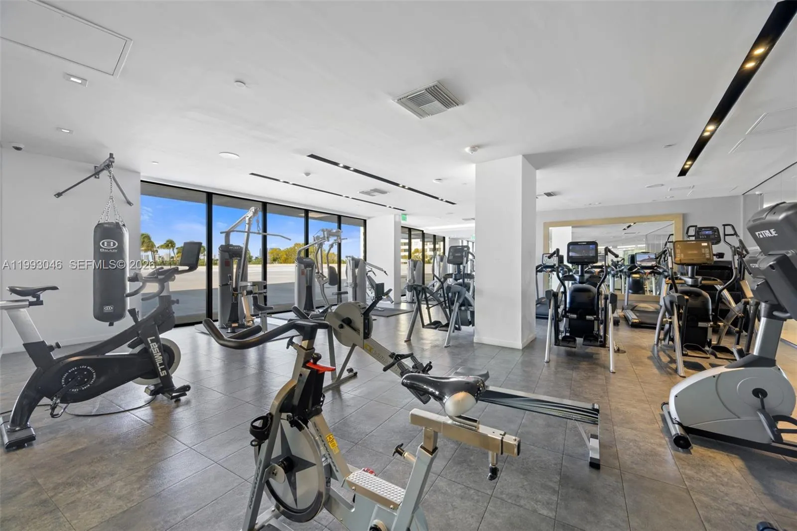 9 Island Ave 810, Miami Beach, Florida 33139, Miami Beach, Florida 33139, 2 Bedrooms Bedrooms, ,2 BathroomsBathrooms,Residential,For Sale,9 Island Ave 810, Miami Beach, Florida 33139,A11993046