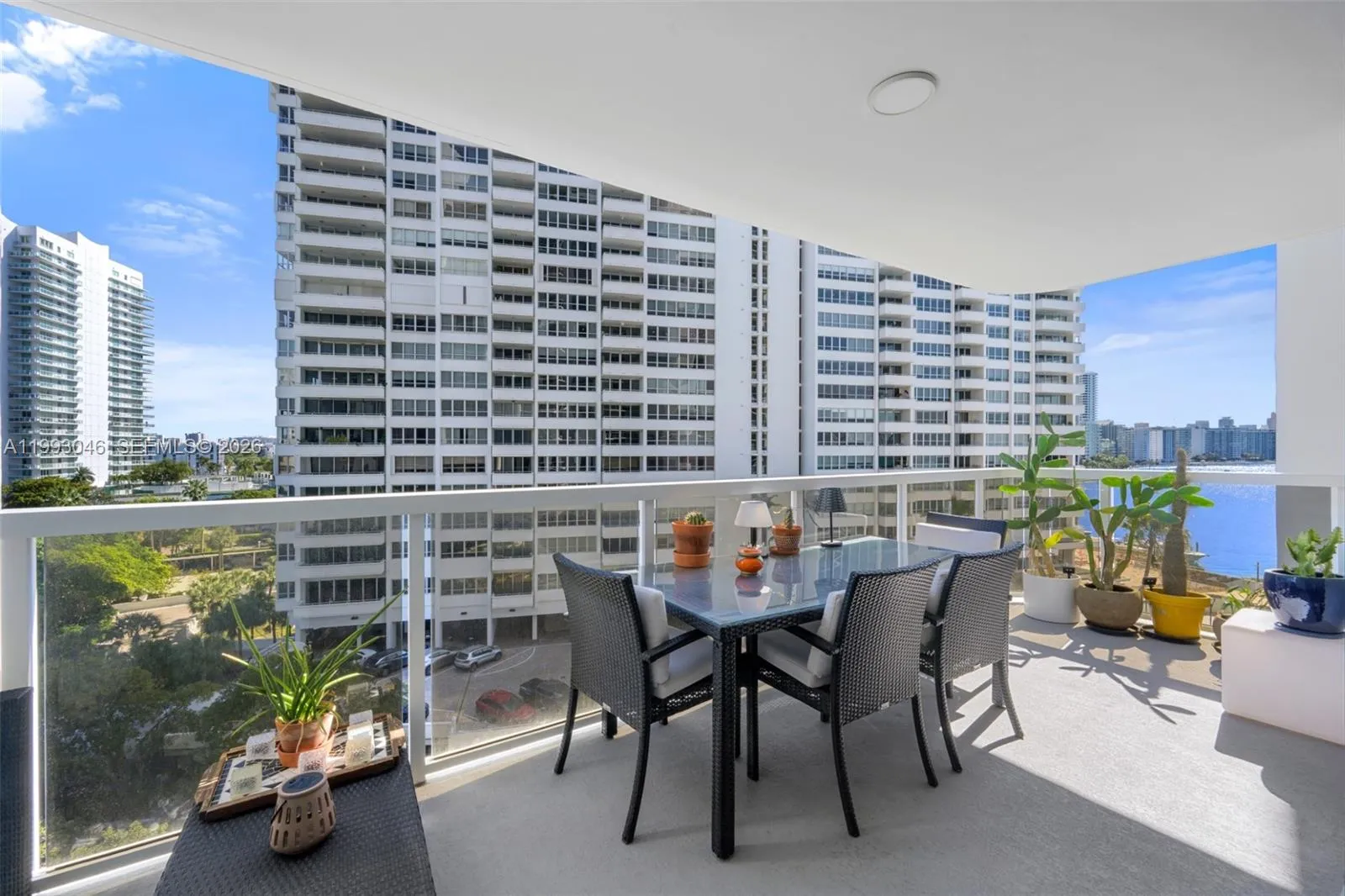 9 Island Ave 810, Miami Beach, Florida 33139, Miami Beach, Florida 33139, 2 Bedrooms Bedrooms, ,2 BathroomsBathrooms,Residential,For Sale,9 Island Ave 810, Miami Beach, Florida 33139,A11993046