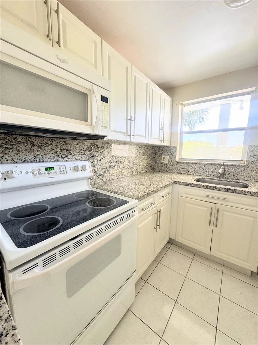 8200 Sunrise Lakes Blvd 207, Sunrise, Florida 3332, Sunrise, Florida 33322, 1 Bedroom Bedrooms, ,1 BathroomBathrooms,Residential Lease,For Rent,8200 Sunrise Lakes Blvd 207, Sunrise, Florida 3332,A11997829