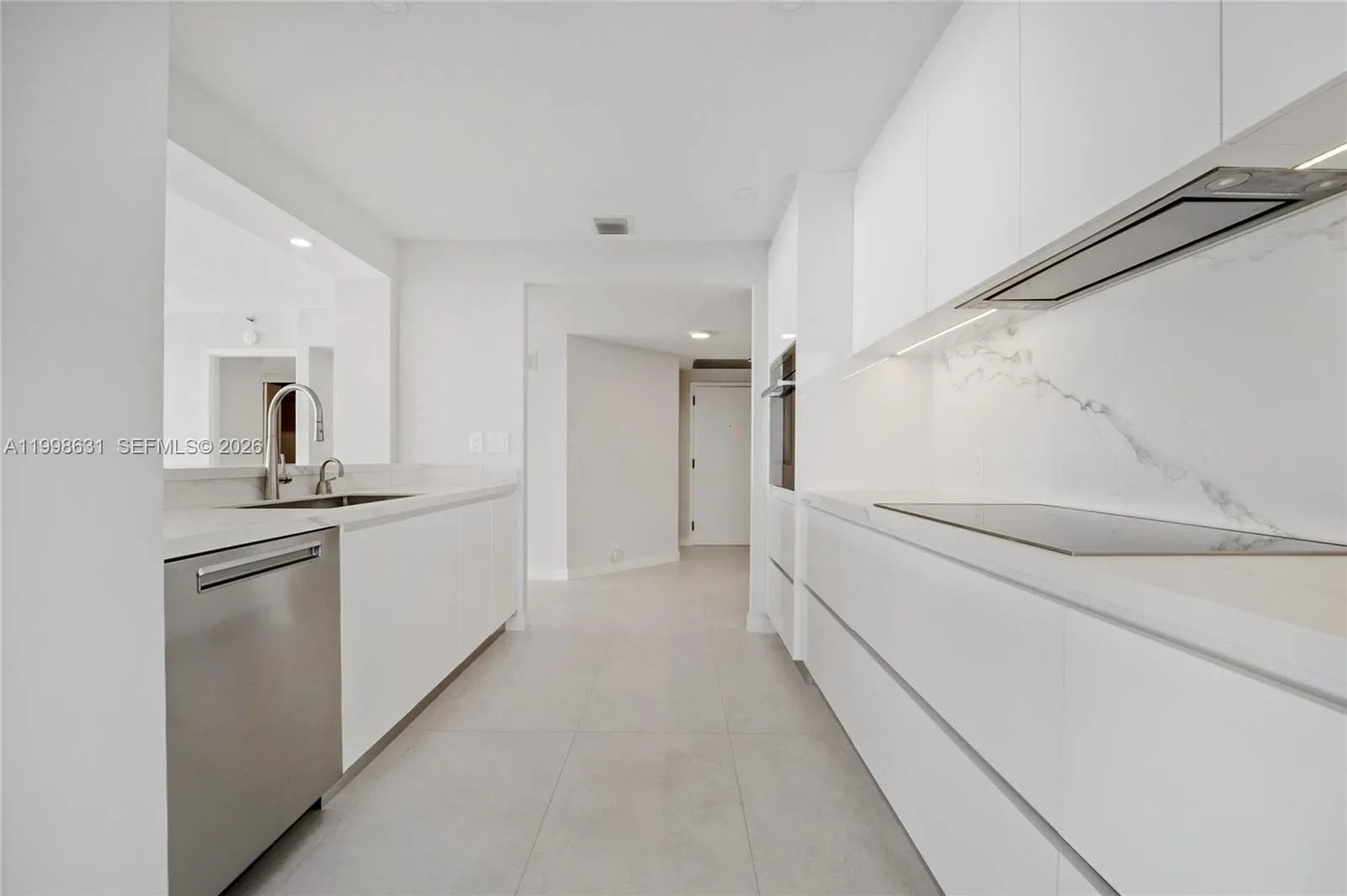 251 Crandon Blvd 1037, Key Biscayne, Florida 33149, Key Biscayne, Florida 33149, 2 Bedrooms Bedrooms, ,2 BathroomsBathrooms,Residential Lease,For Rent,251 Crandon Blvd 1037, Key Biscayne, Florida 33149,A11998631