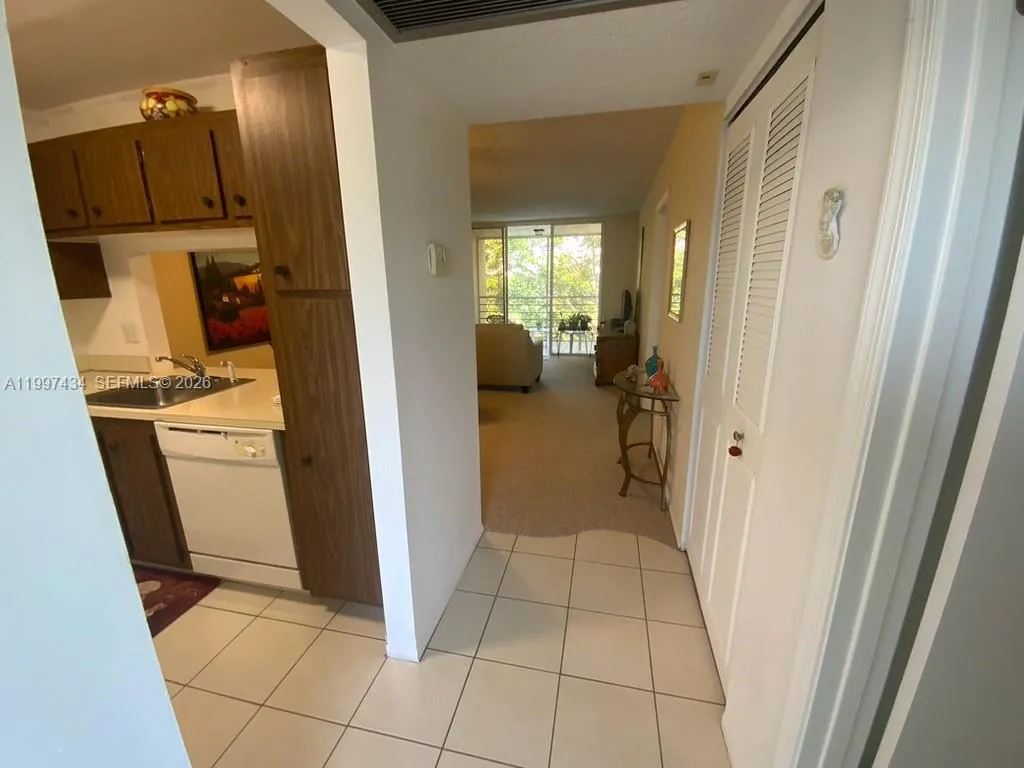 9311 Orange Grove Dr 405, Davie, Florida 33324, Davie, Florida 33324, 1 Bedroom Bedrooms, ,1 BathroomBathrooms,Residential,For Sale,9311 Orange Grove Dr 405, Davie, Florida 33324,A11997434