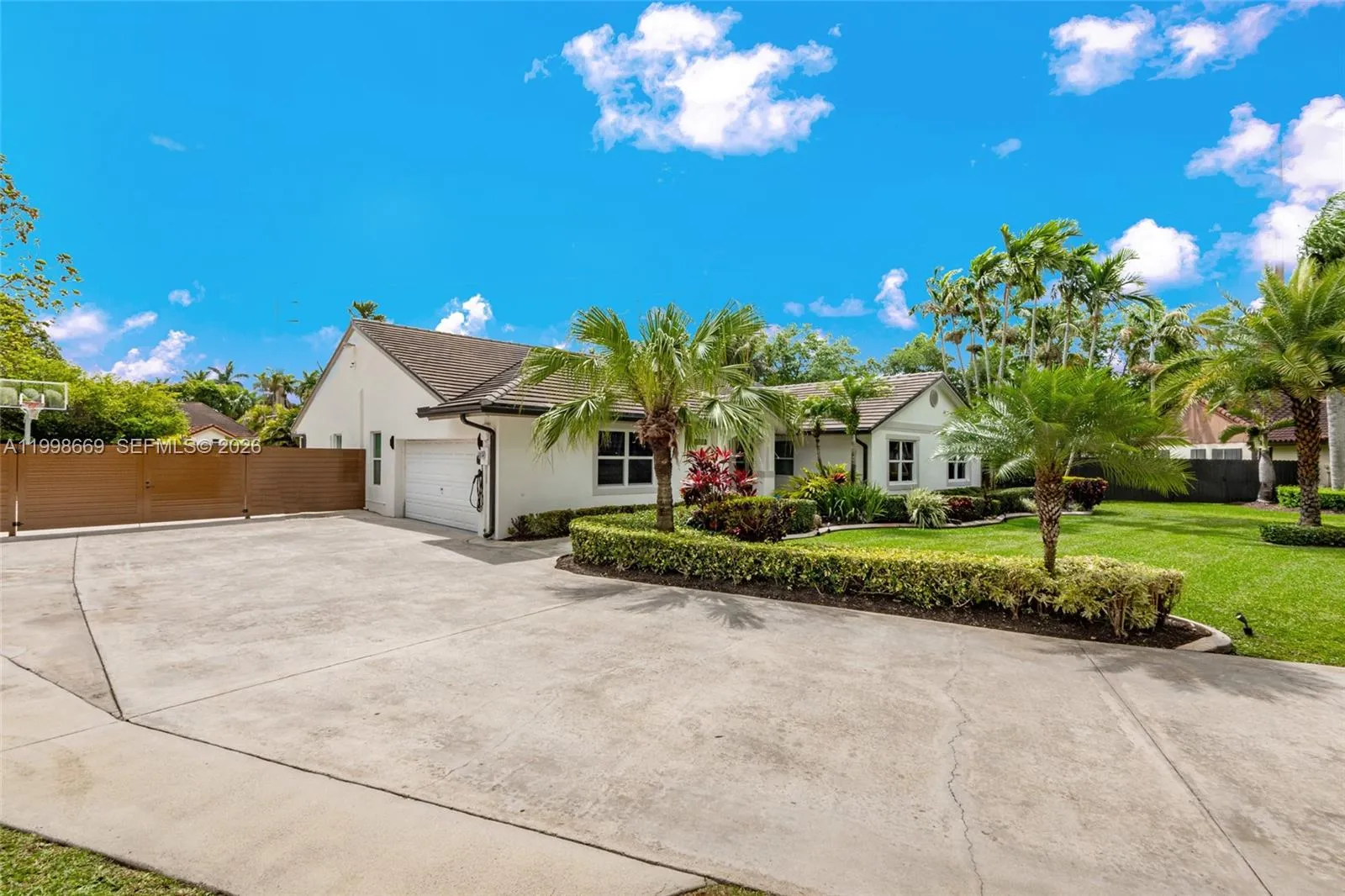 Miami, Florida 33196, Miami, Florida 33196, 4 Bedrooms Bedrooms, ,2 BathroomsBathrooms,Residential,For Sale, Miami, Florida 33196,A11998669