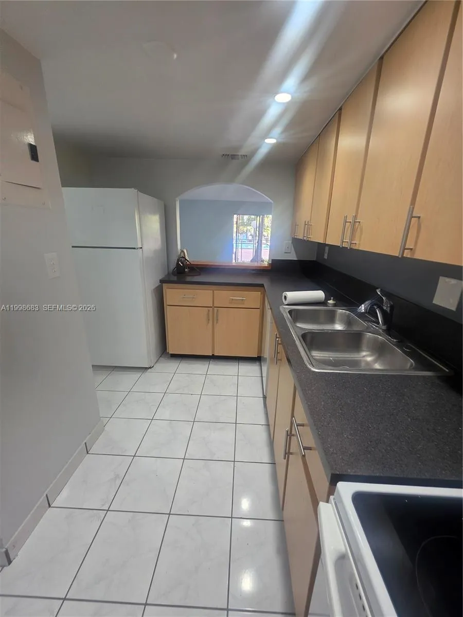 8101 Sw 73rd Ave 1, Miami, Florida 33143, Miami, Florida 33143, 2 Bedrooms Bedrooms, ,2 BathroomsBathrooms,Residential Lease,For Rent,8101 Sw 73rd Ave 1, Miami, Florida 33143,A11998683