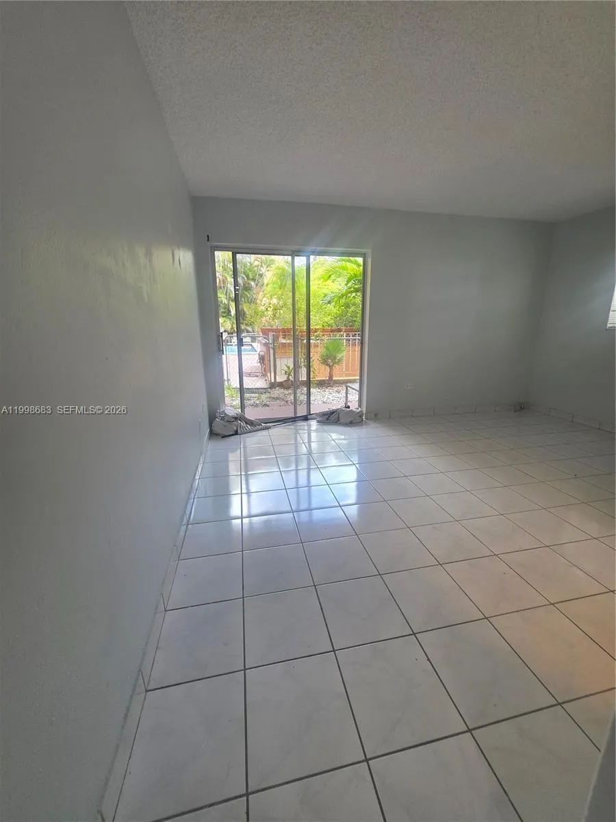 8101 Sw 73rd Ave 1, Miami, Florida 33143, Miami, Florida 33143, 2 Bedrooms Bedrooms, ,2 BathroomsBathrooms,Residential Lease,For Rent,8101 Sw 73rd Ave 1, Miami, Florida 33143,A11998683