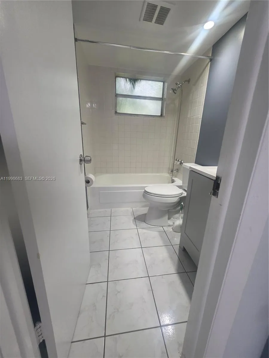 8101 Sw 73rd Ave 1, Miami, Florida 33143, Miami, Florida 33143, 2 Bedrooms Bedrooms, ,2 BathroomsBathrooms,Residential Lease,For Rent,8101 Sw 73rd Ave 1, Miami, Florida 33143,A11998683