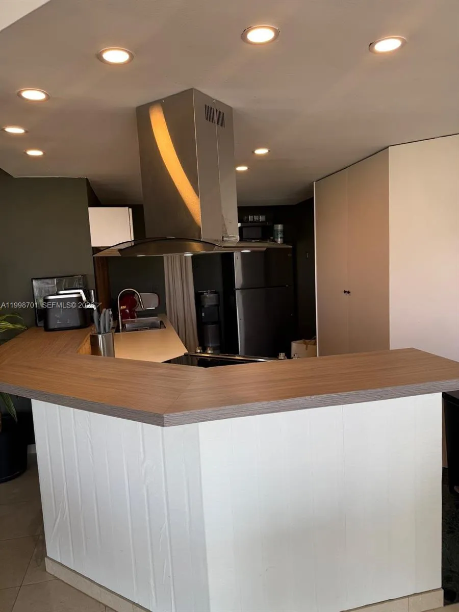 19707 Turnberry Way 28c, Aventura, Florida 33180, Aventura, Florida 33180, 1 Bedroom Bedrooms, ,1 BathroomBathrooms,Residential Lease,For Rent,19707 Turnberry Way 28c, Aventura, Florida 33180,A11998701