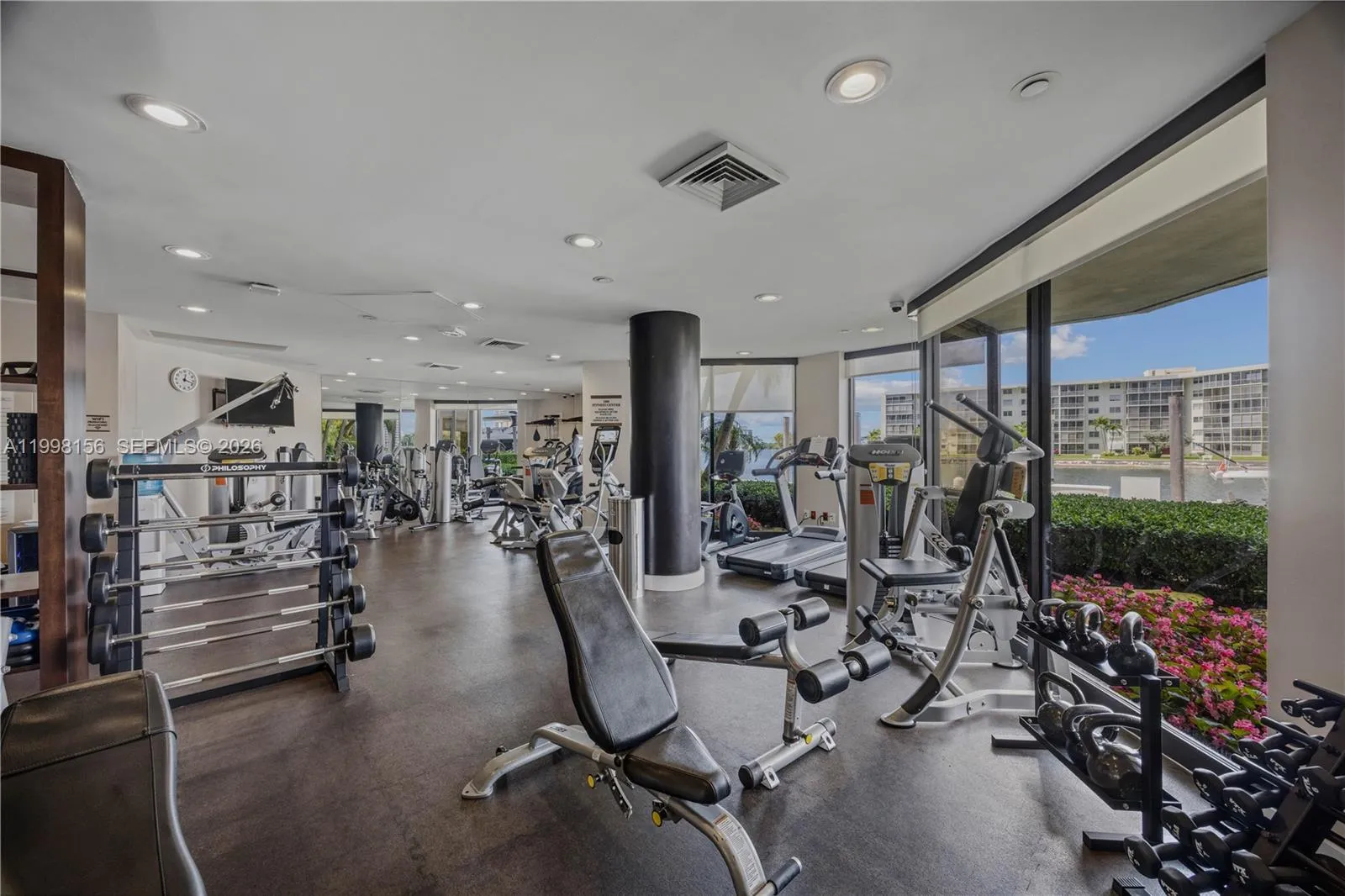 1000 W Island Blvd 1910, Aventura, Florida 33160, Aventura, Florida 33160, 2 Bedrooms Bedrooms, ,2 BathroomsBathrooms,Residential,For Sale,1000 W Island Blvd 1910, Aventura, Florida 33160,A11998156