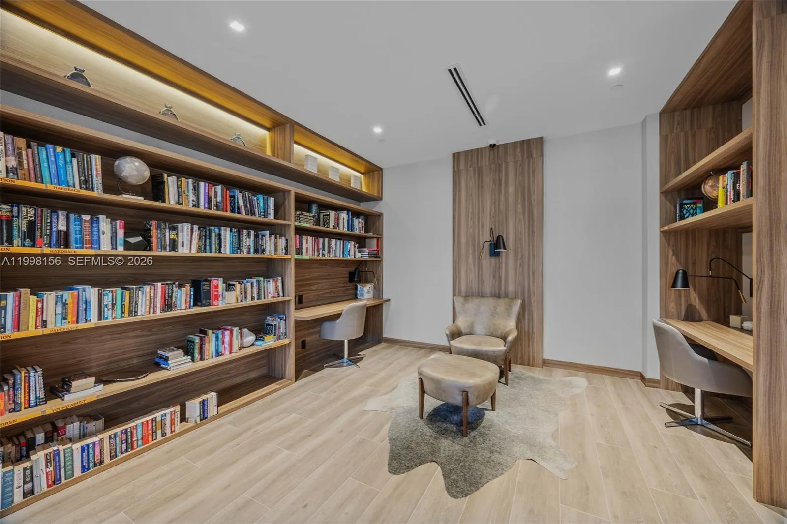 1000 W Island Blvd 1910, Aventura, Florida 33160, Aventura, Florida 33160, 2 Bedrooms Bedrooms, ,2 BathroomsBathrooms,Residential,For Sale,1000 W Island Blvd 1910, Aventura, Florida 33160,A11998156