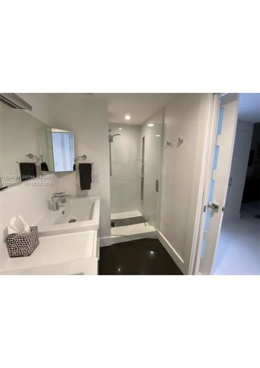 17050 N Bay Rd 605, Sunny Isles Beach, Florida 331, Sunny Isles Beach, Florida 33160, 2 Bedrooms Bedrooms, ,2 BathroomsBathrooms,Residential Lease,For Rent,17050 N Bay Rd 605, Sunny Isles Beach, Florida 331,A11998597