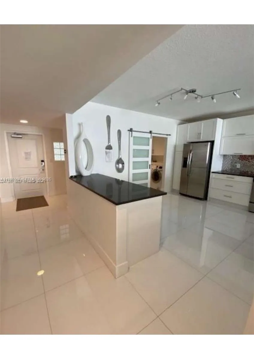 17050 N Bay Rd 605, Sunny Isles Beach, Florida 331, Sunny Isles Beach, Florida 33160, 2 Bedrooms Bedrooms, ,2 BathroomsBathrooms,Residential Lease,For Rent,17050 N Bay Rd 605, Sunny Isles Beach, Florida 331,A11998597