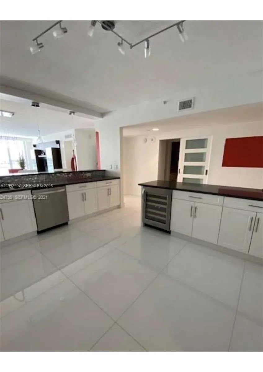 17050 N Bay Rd 605, Sunny Isles Beach, Florida 331, Sunny Isles Beach, Florida 33160, 2 Bedrooms Bedrooms, ,2 BathroomsBathrooms,Residential Lease,For Rent,17050 N Bay Rd 605, Sunny Isles Beach, Florida 331,A11998597