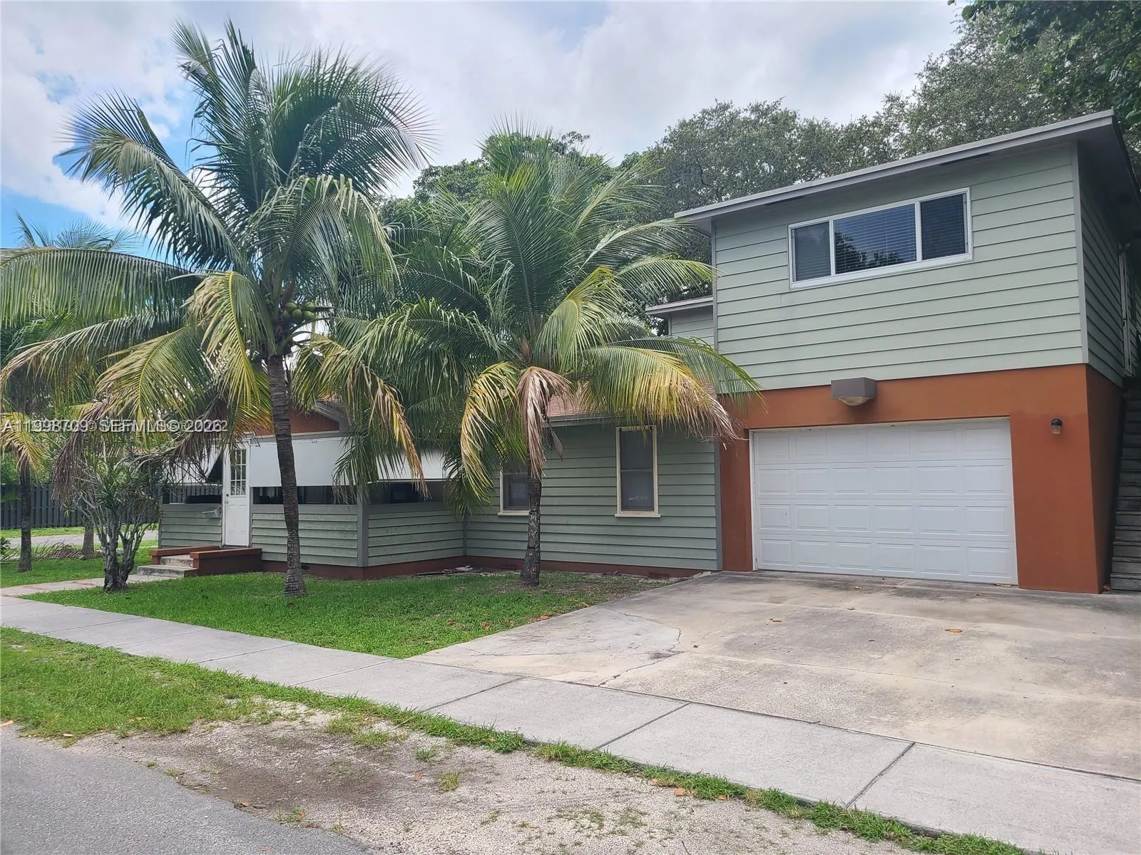 258 Sw 1st Ct House, Dania Beach, Florida 33004, Dania Beach, Florida 33004, 3 Bedrooms Bedrooms, ,2 BathroomsBathrooms,Residential Lease,For Rent,258 Sw 1st Ct House, Dania Beach, Florida 33004,A11998709