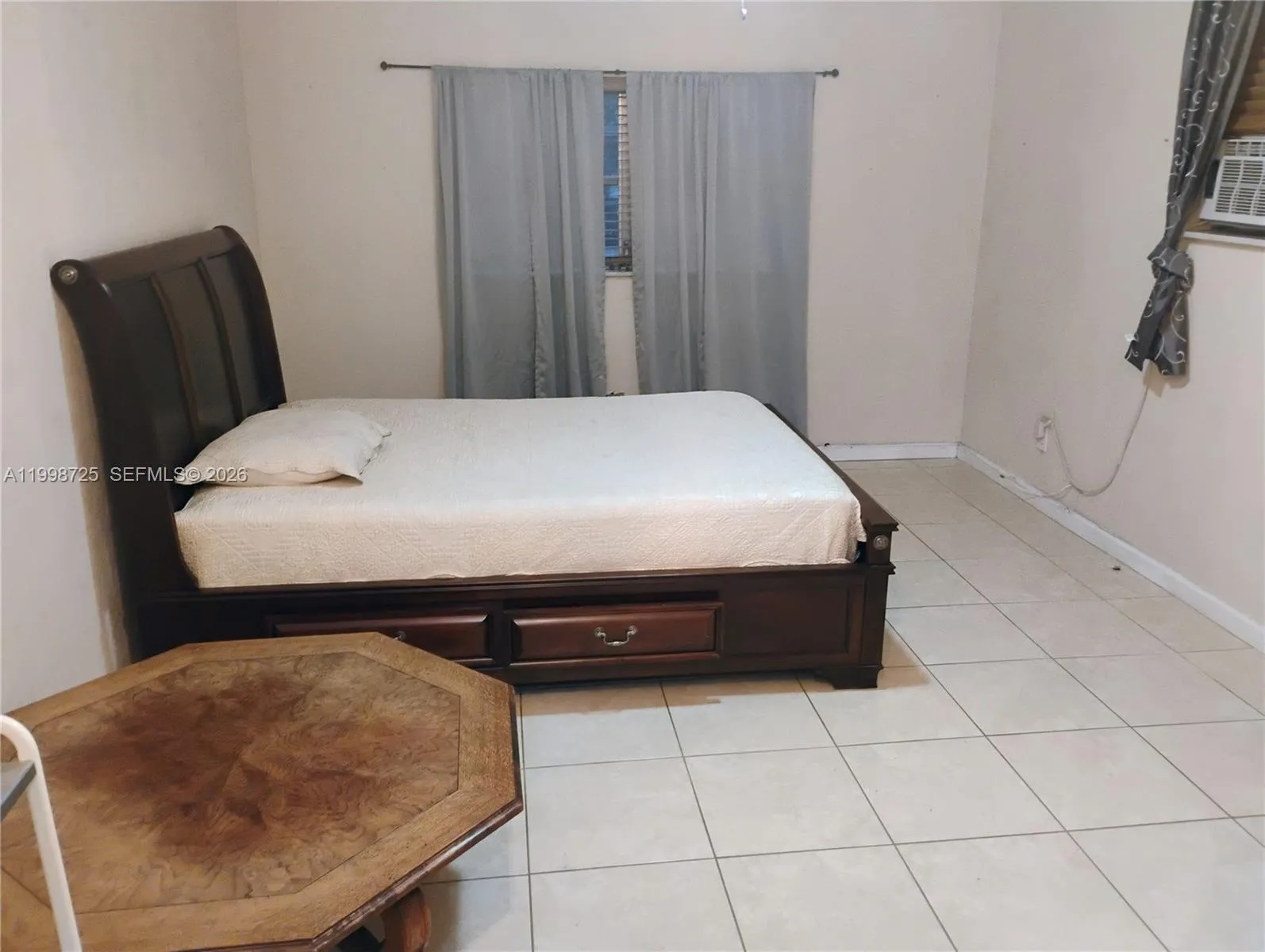 **** Thomas St 1, Hollywood, Florida 33021, Hollywood, Florida 33021, 1 Bedroom Bedrooms, ,1 BathroomBathrooms,Residential Lease,For Rent,**** Thomas St 1, Hollywood, Florida 33021,A11998725
