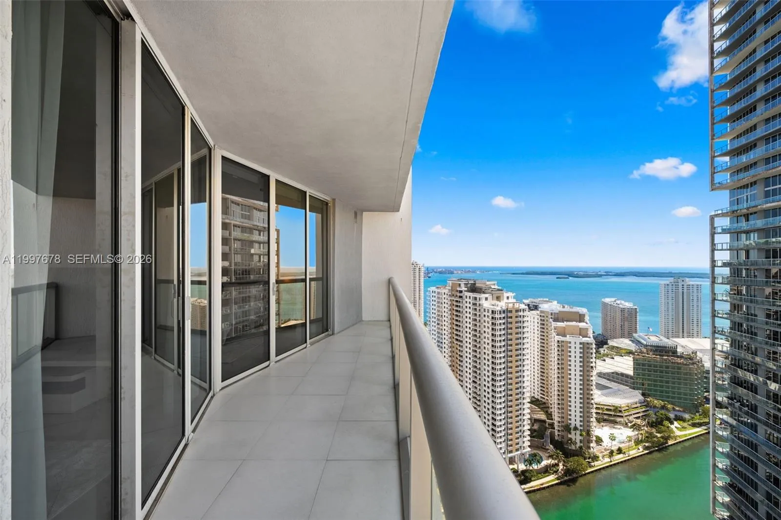 475 Brickell Ave 3711, Miami, Florida 33131, Miami, Florida 33131, 1 Bedroom Bedrooms, ,1 BathroomBathrooms,Residential Lease,For Rent,475 Brickell Ave 3711, Miami, Florida 33131,A11997678
