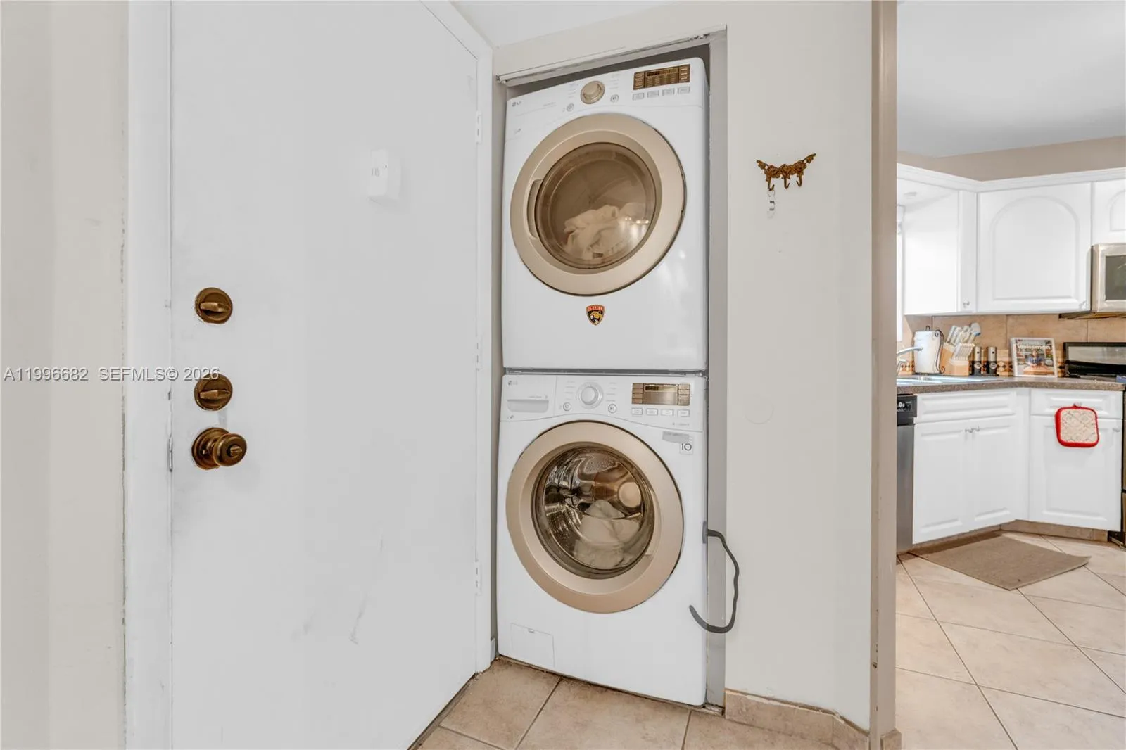 6755 W Broward Blvd 405, Plantation, Florida 33317, Plantation, Florida 33317, 2 Bedrooms Bedrooms, ,2 BathroomsBathrooms,Residential,For Sale,6755 W Broward Blvd 405, Plantation, Florida 33317,A11996682