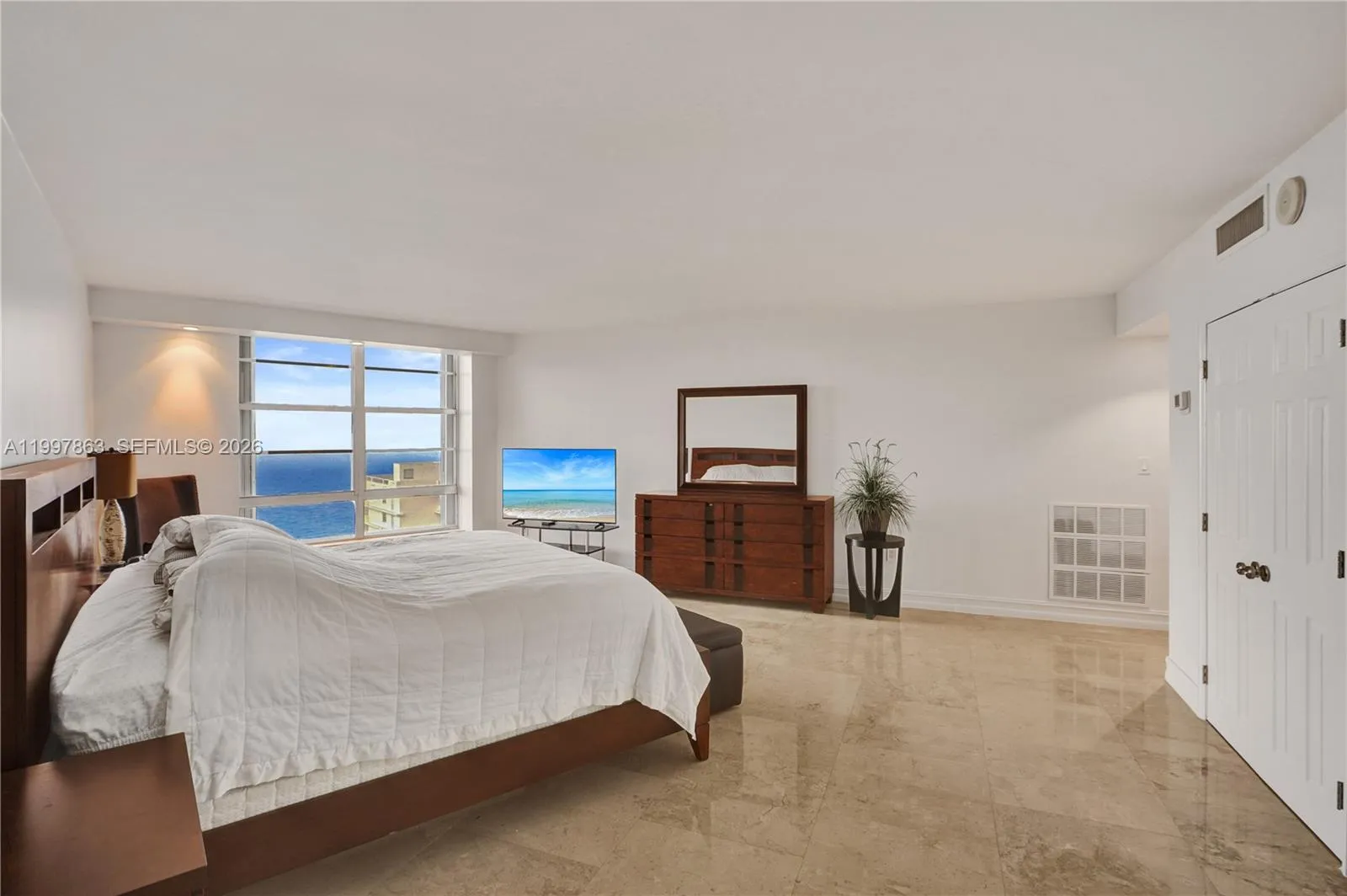 5660 Collins Ave 20b, Miami Beach, Florida 33140, Miami Beach, Florida 33140, 2 Bedrooms Bedrooms, ,2 BathroomsBathrooms,Residential,For Sale,5660 Collins Ave 20b, Miami Beach, Florida 33140,A11997863