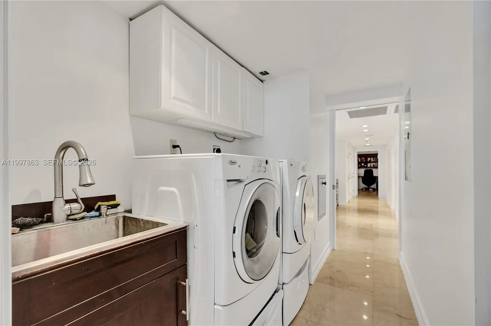 5660 Collins Ave 20b, Miami Beach, Florida 33140, Miami Beach, Florida 33140, 2 Bedrooms Bedrooms, ,2 BathroomsBathrooms,Residential,For Sale,5660 Collins Ave 20b, Miami Beach, Florida 33140,A11997863
