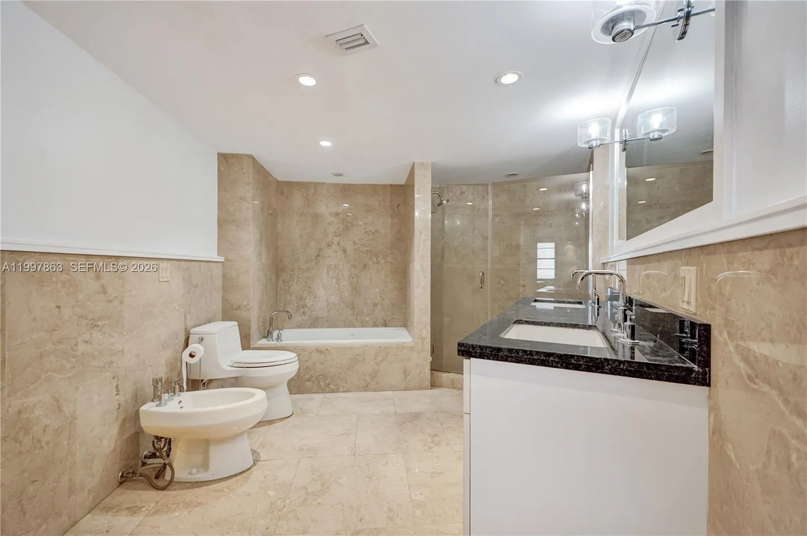 5660 Collins Ave 20b, Miami Beach, Florida 33140, Miami Beach, Florida 33140, 2 Bedrooms Bedrooms, ,2 BathroomsBathrooms,Residential,For Sale,5660 Collins Ave 20b, Miami Beach, Florida 33140,A11997863