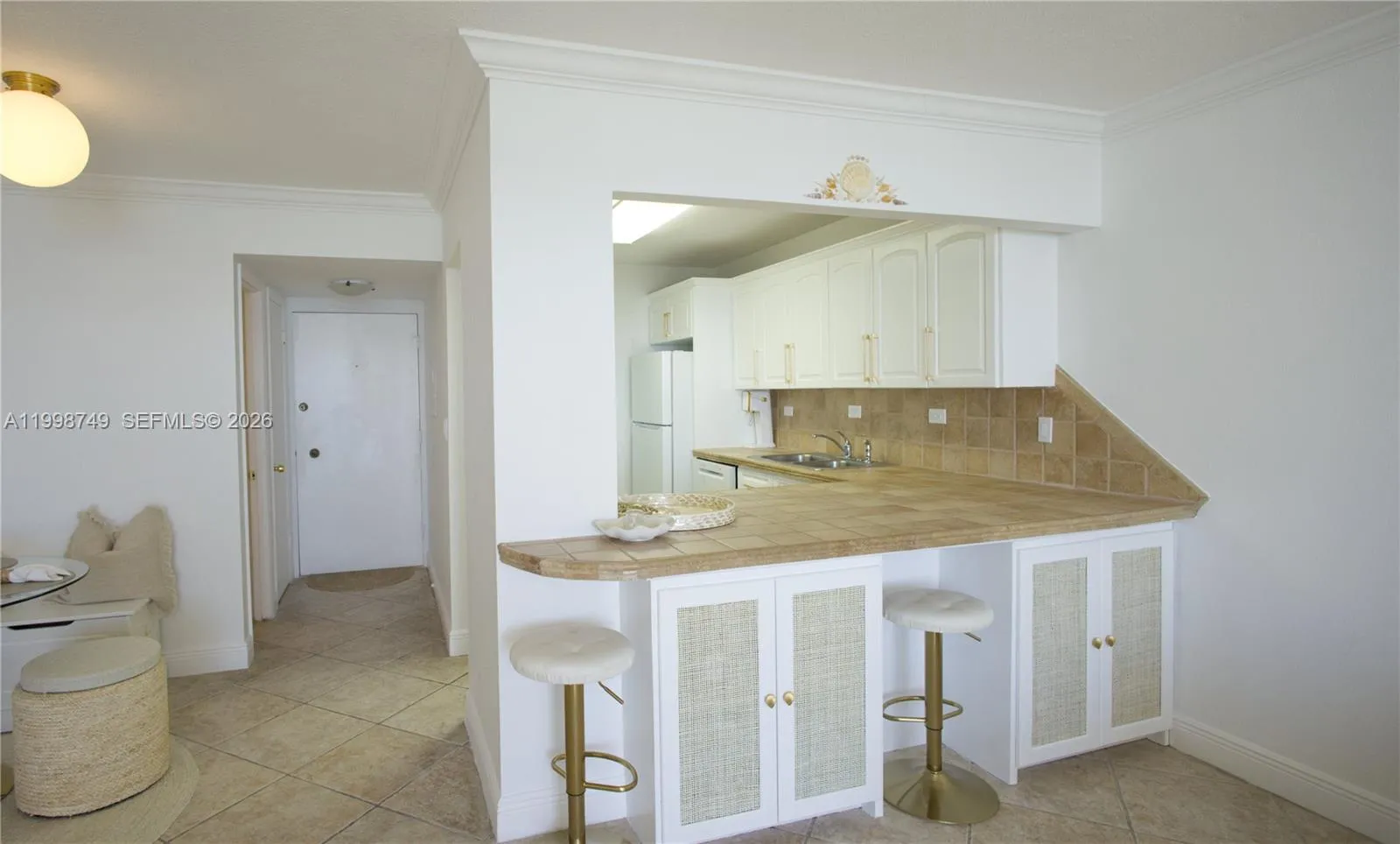 5555 Collins Ave 15m, Miami Beach, Florida 33140, Miami Beach, Florida 33140, 1 Bedroom Bedrooms, ,1 BathroomBathrooms,Residential Lease,For Rent,5555 Collins Ave 15m, Miami Beach, Florida 33140,A11998749