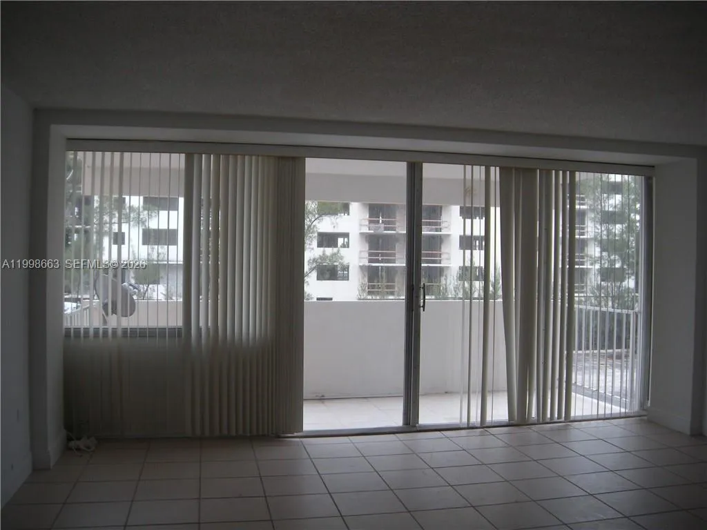 7545 E Treasure Dr 2k, North Bay Village, Florida, North Bay Village, Florida 33141, 1 Bedroom Bedrooms, ,1 BathroomBathrooms,Residential Lease,For Rent,7545 E Treasure Dr 2k, North Bay Village, Florida ,A11998663
