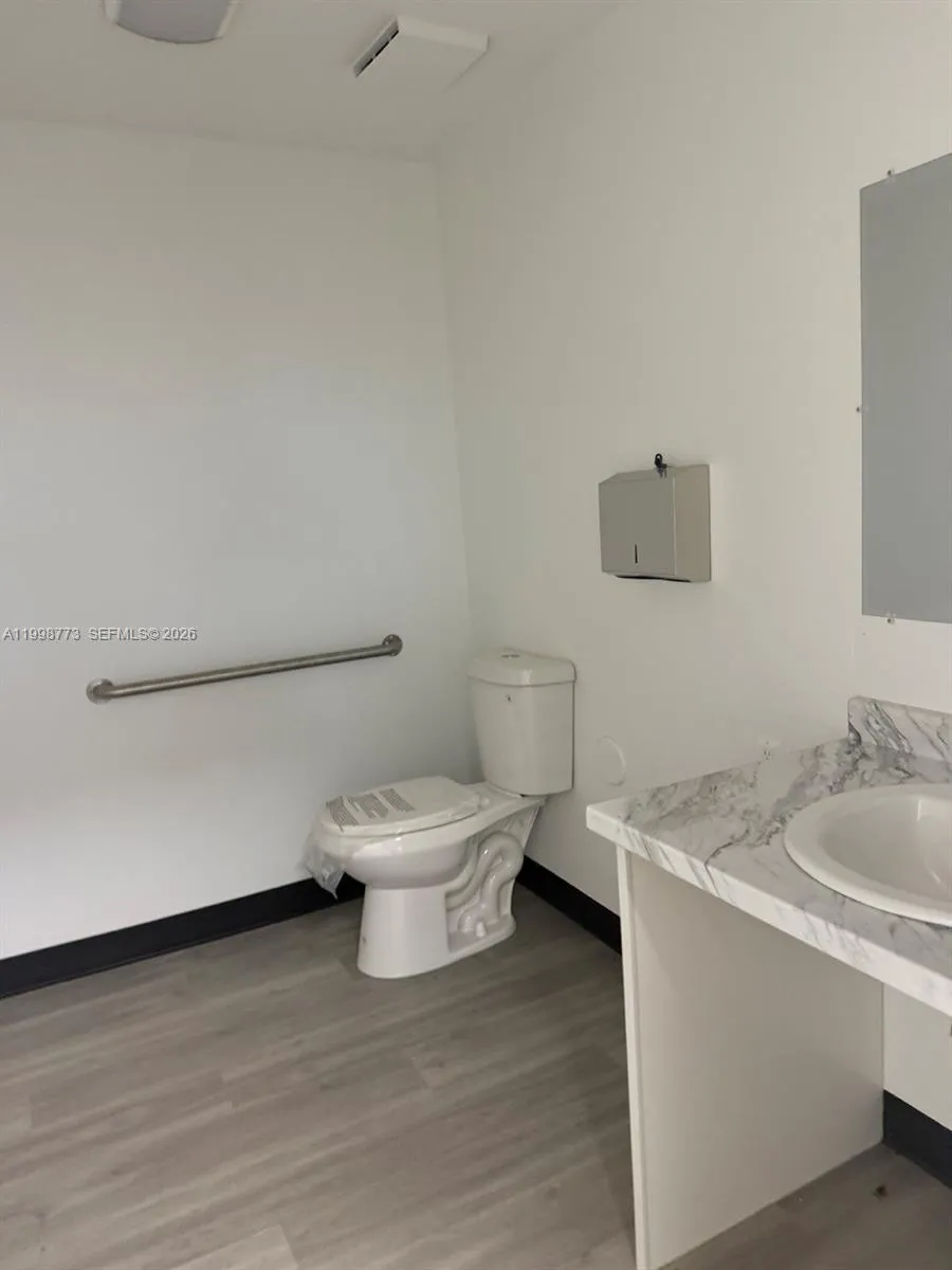 2856 E Oakland Park Blvd, Fort Lauderdale, Florida, Fort Lauderdale, Florida 33306, ,Commercial Lease,For Rent,2856 E Oakland Park Blvd, Fort Lauderdale, Florida,A11998773