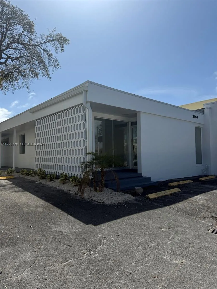 2856 E Oakland Park Blvd, Fort Lauderdale, Florida, Fort Lauderdale, Florida 33306, ,Commercial Lease,For Rent,2856 E Oakland Park Blvd, Fort Lauderdale, Florida,A11998773