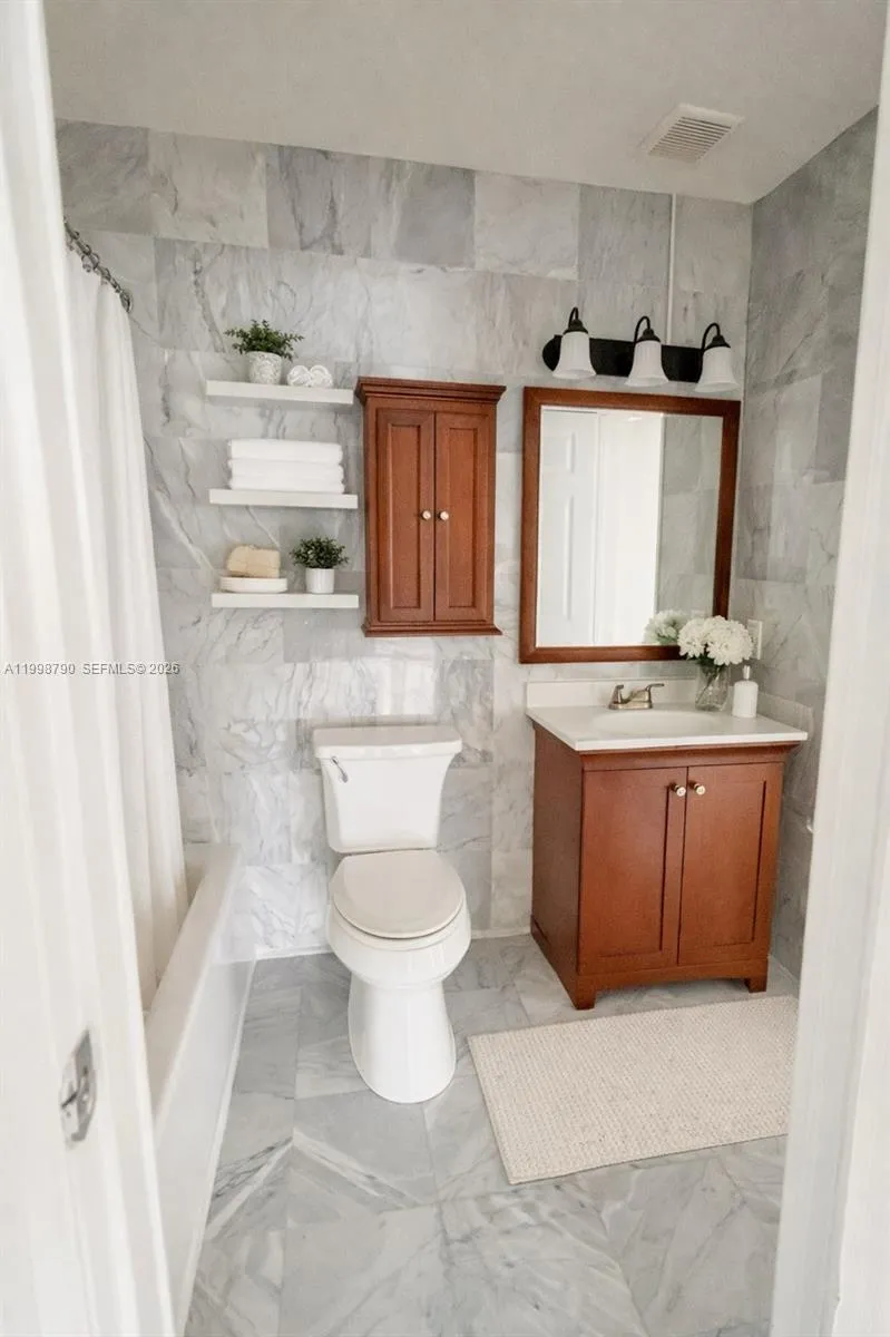 1283 W 51st Place 12, Hialeah, Florida 33012, Hialeah, Florida 33012, 2 Bedrooms Bedrooms, ,1 BathroomBathrooms,Residential Lease,For Rent,1283 W 51st Place 12, Hialeah, Florida 33012,A11998790