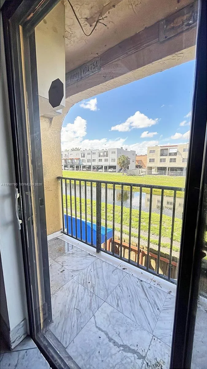 1283 W 51st Place 12, Hialeah, Florida 33012, Hialeah, Florida 33012, 2 Bedrooms Bedrooms, ,1 BathroomBathrooms,Residential Lease,For Rent,1283 W 51st Place 12, Hialeah, Florida 33012,A11998790