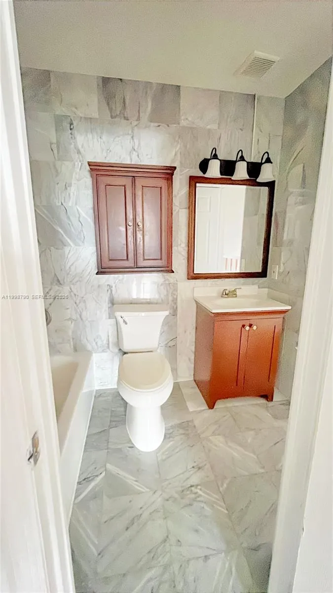 1283 W 51st Place 12, Hialeah, Florida 33012, Hialeah, Florida 33012, 2 Bedrooms Bedrooms, ,1 BathroomBathrooms,Residential Lease,For Rent,1283 W 51st Place 12, Hialeah, Florida 33012,A11998790