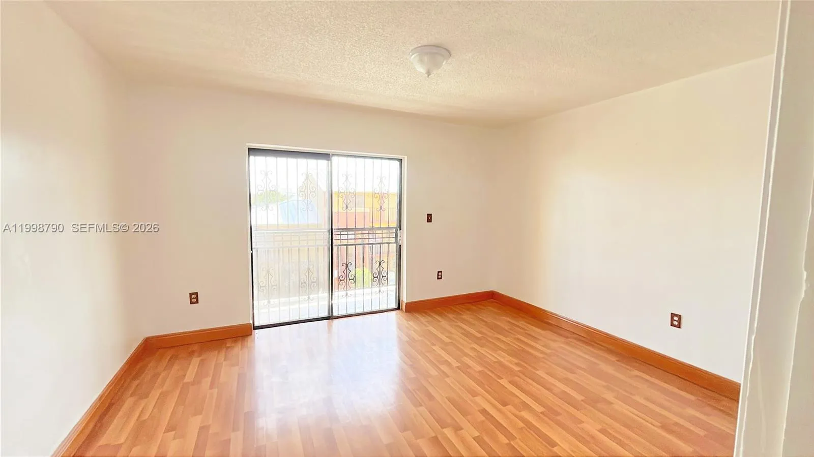 1283 W 51st Place 12, Hialeah, Florida 33012, Hialeah, Florida 33012, 2 Bedrooms Bedrooms, ,1 BathroomBathrooms,Residential Lease,For Rent,1283 W 51st Place 12, Hialeah, Florida 33012,A11998790