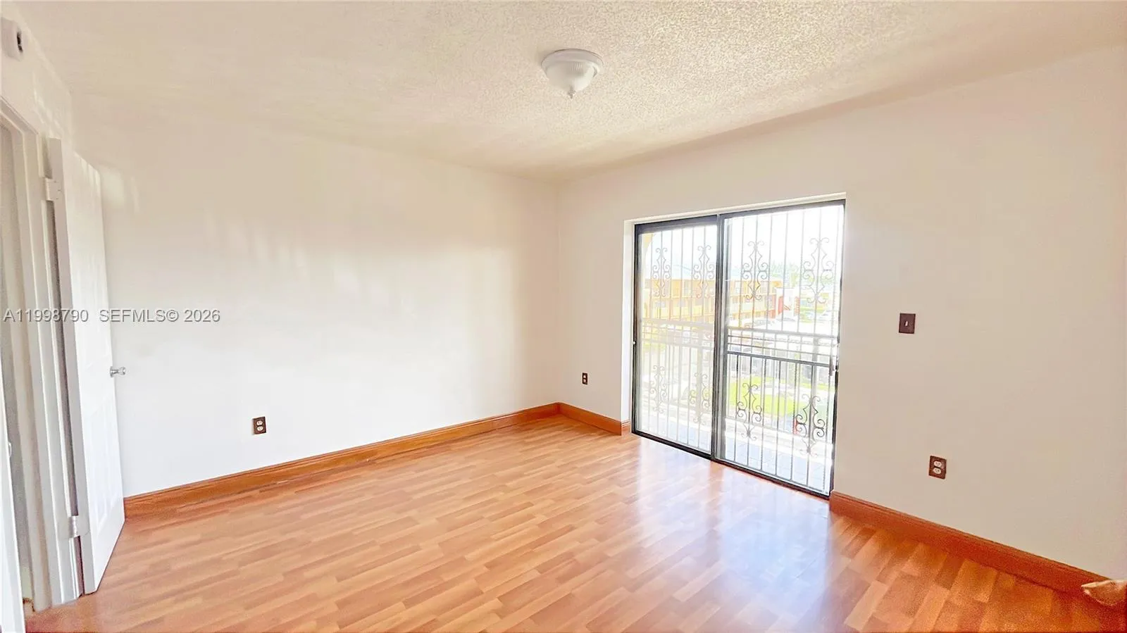 1283 W 51st Place 12, Hialeah, Florida 33012, Hialeah, Florida 33012, 2 Bedrooms Bedrooms, ,1 BathroomBathrooms,Residential Lease,For Rent,1283 W 51st Place 12, Hialeah, Florida 33012,A11998790