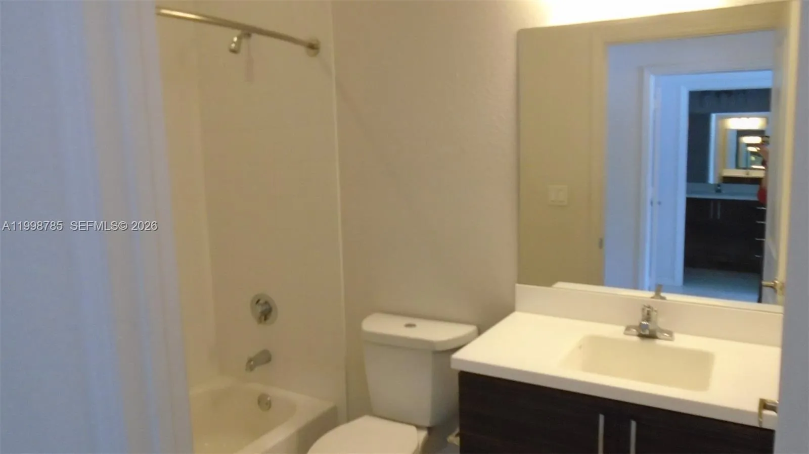 805 Se 3rd Ave 114, Fort Lauderdale, Florida 33316, Fort Lauderdale, Florida 33316, 2 Bedrooms Bedrooms, ,2 BathroomsBathrooms,Residential Lease,For Rent,805 Se 3rd Ave 114, Fort Lauderdale, Florida 33316,A11998785