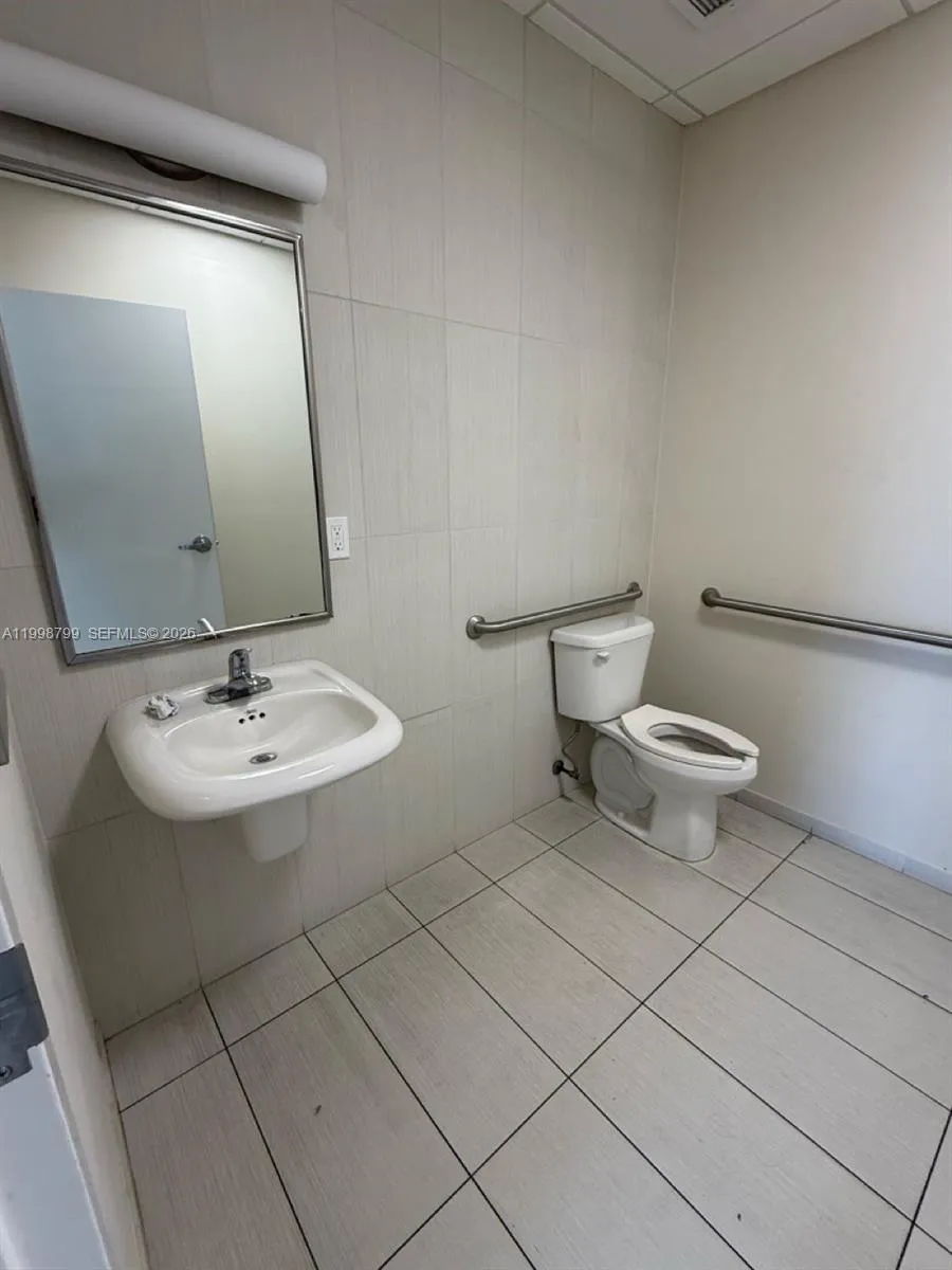 2866 E Oakland Park Blvd, Fort Lauderdale, Florida, Fort Lauderdale, Florida 33306, ,Commercial Lease,For Rent,2866 E Oakland Park Blvd, Fort Lauderdale, Florida,A11998799